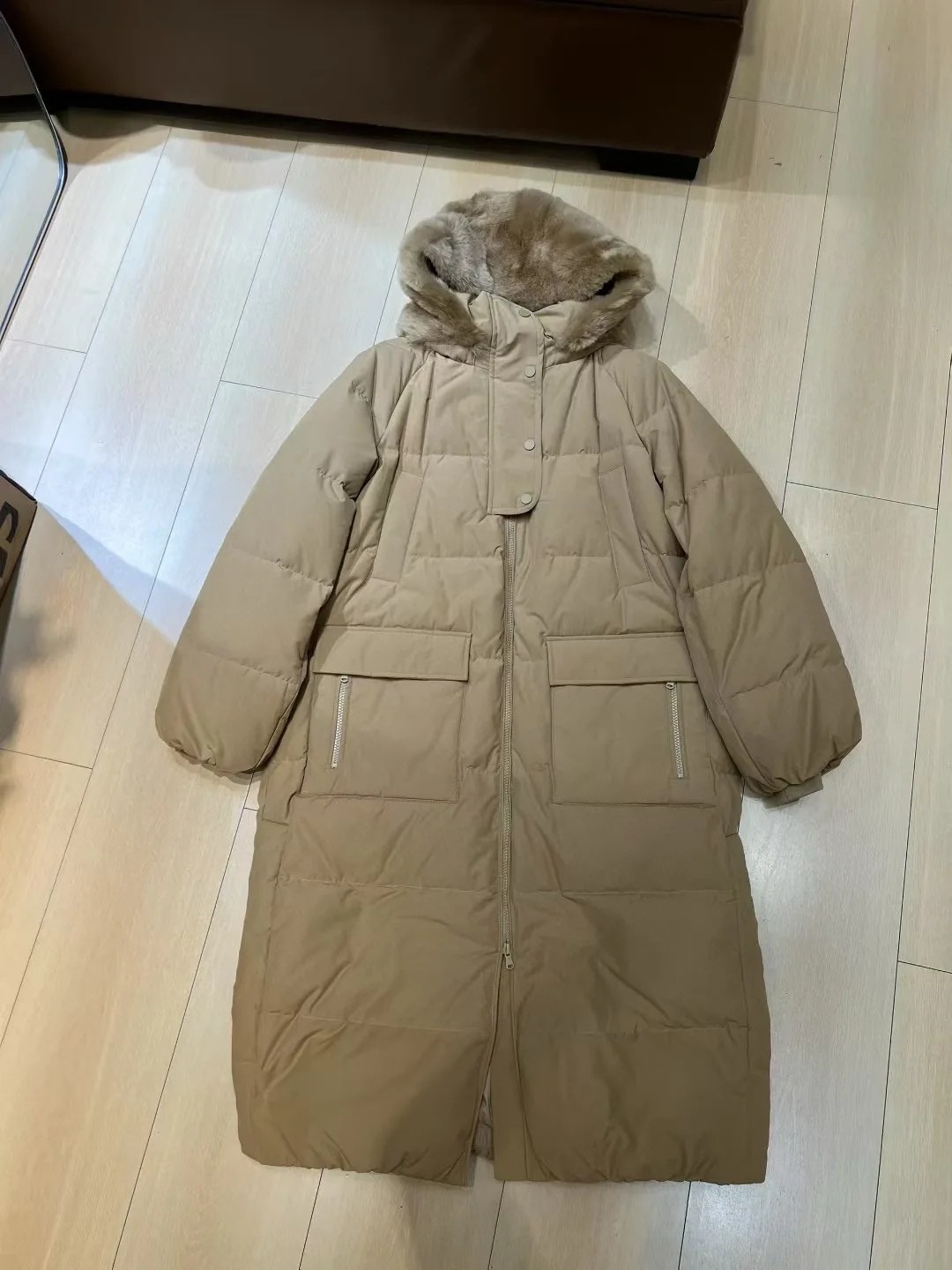 

Winter luxurious casual solid color hooded down coat