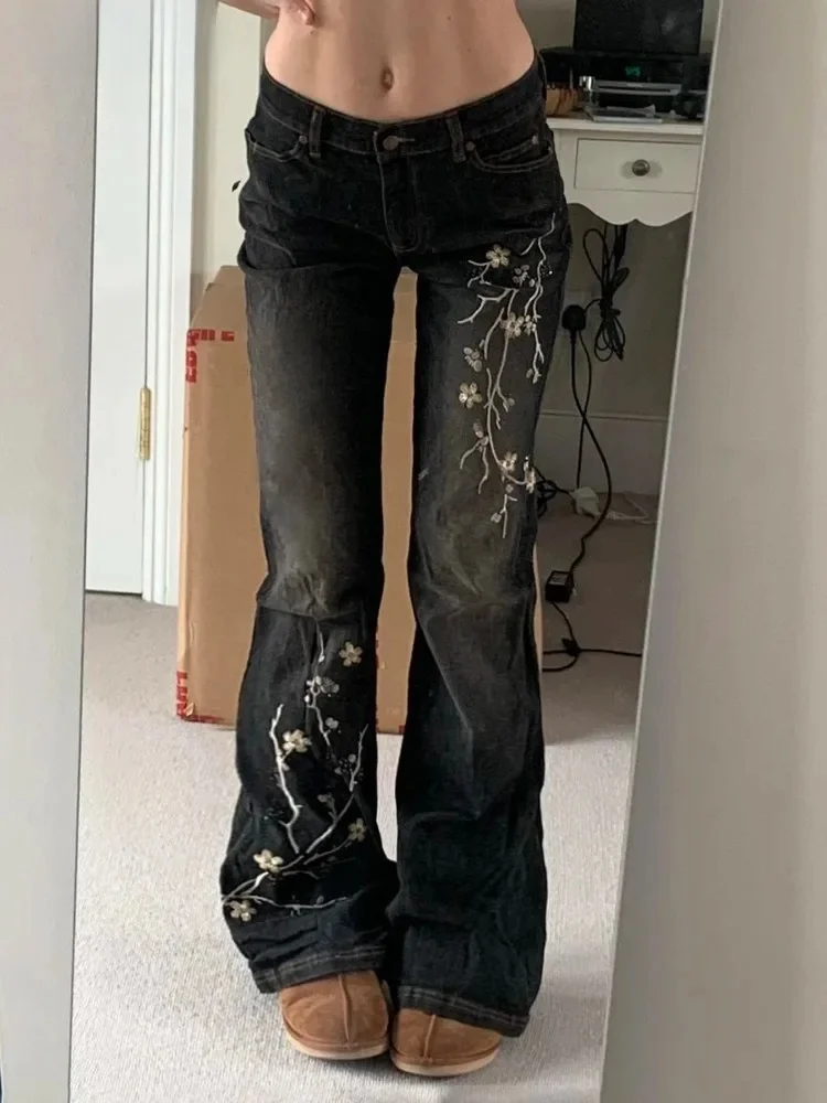 Weekeep Floral Embroidery Jeans Vintage 2000s Low Rise Flared Jeans Women Retro y2k Baggy Denim Pants High Street Basic Trousers — zdjęcie 2