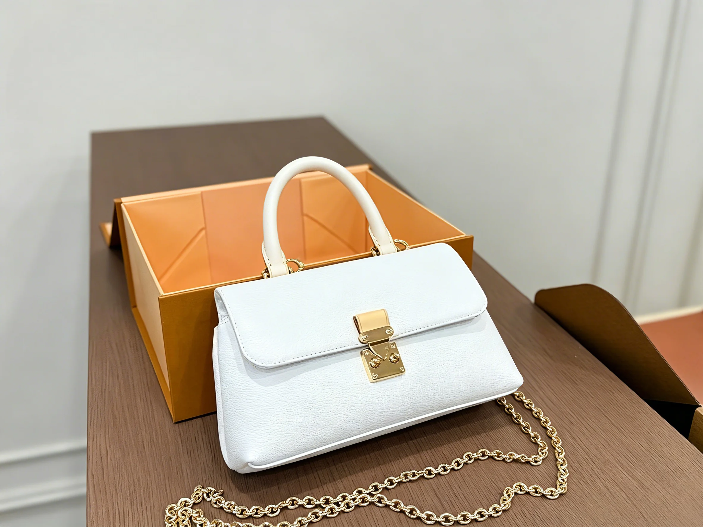 

20*12cm 2026 New Mini Women's Handbag Compact & Delicate Daily Commuter Shoulder Bag Portable Crossbody Purse