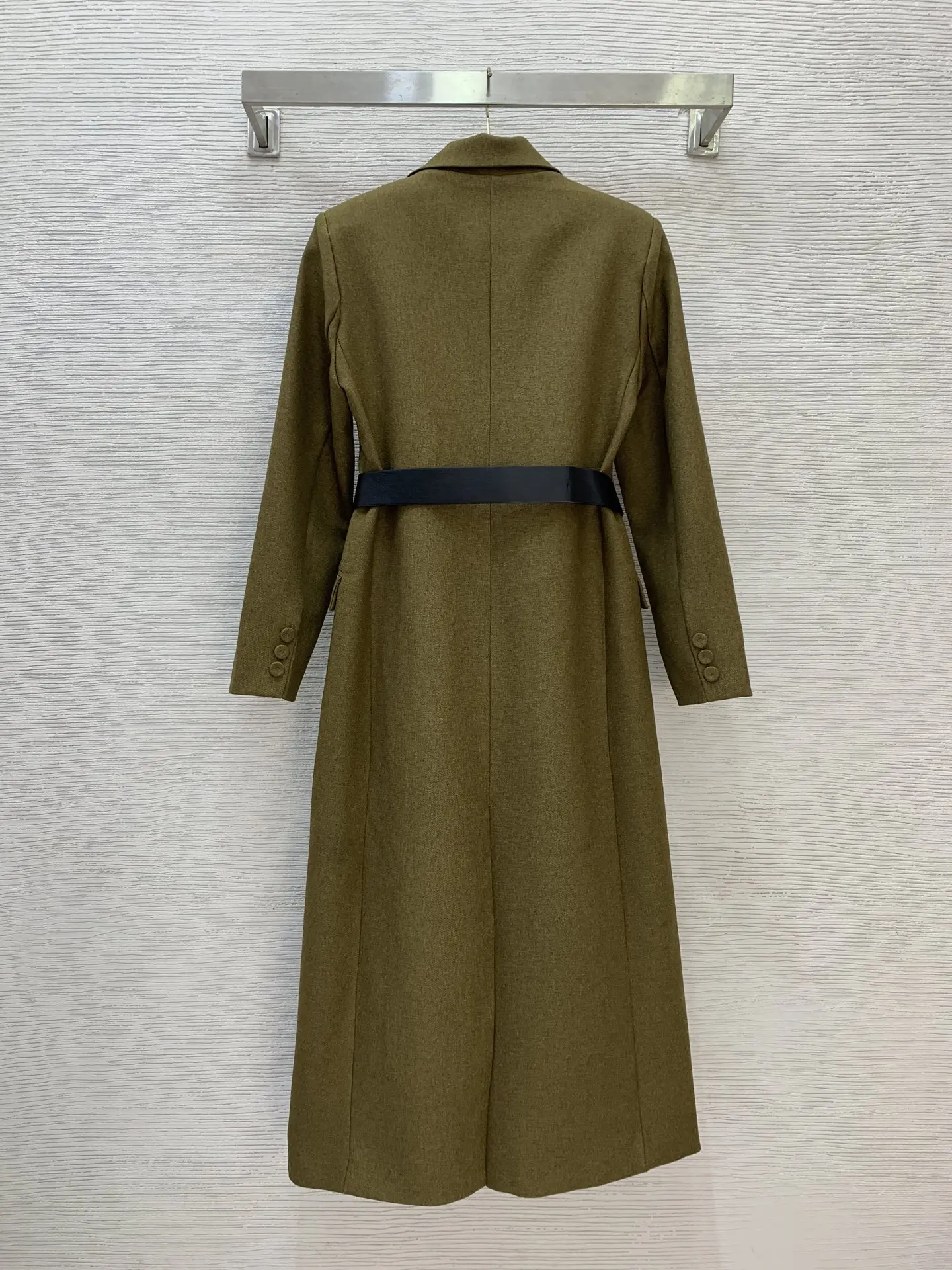 

Зима 2025 г., новый простой модный тонкий костюм с частичной пряжкой и двойным карманом, длинное пальто