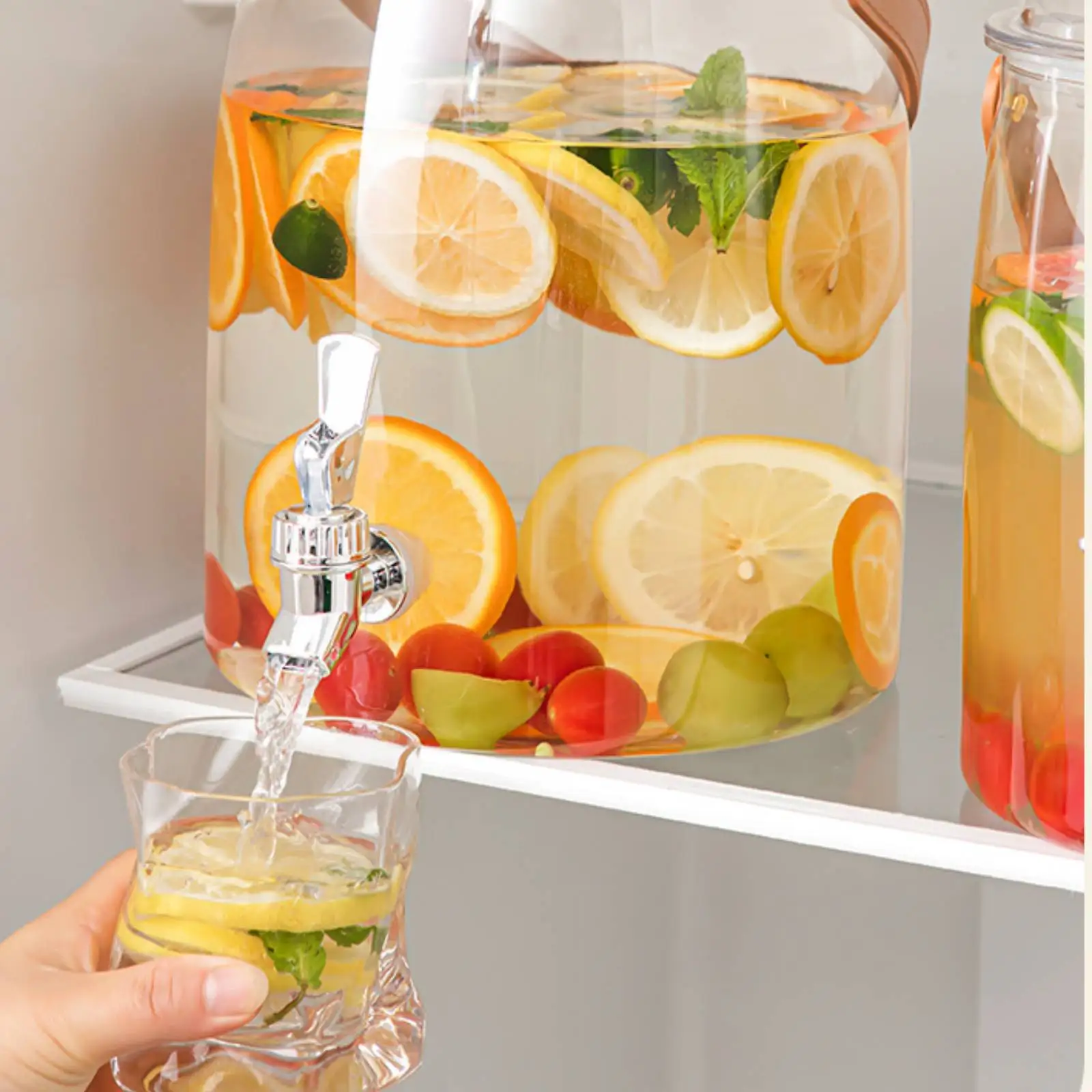 موزع مشروبات الثلاجة المحمول مع صنبور إبريق الماء البارد وخدمة المشروبات المثلجة لشريط المنزل ونظام تصفية المياه