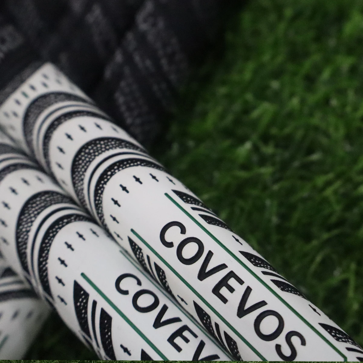 Golf Club Grip Cotton Yarn Rubber Non-Slip Grip Universal for Iron and Wood Clubs Comfortable Shock-Absorbing Club Handle Accessories for Men and Women