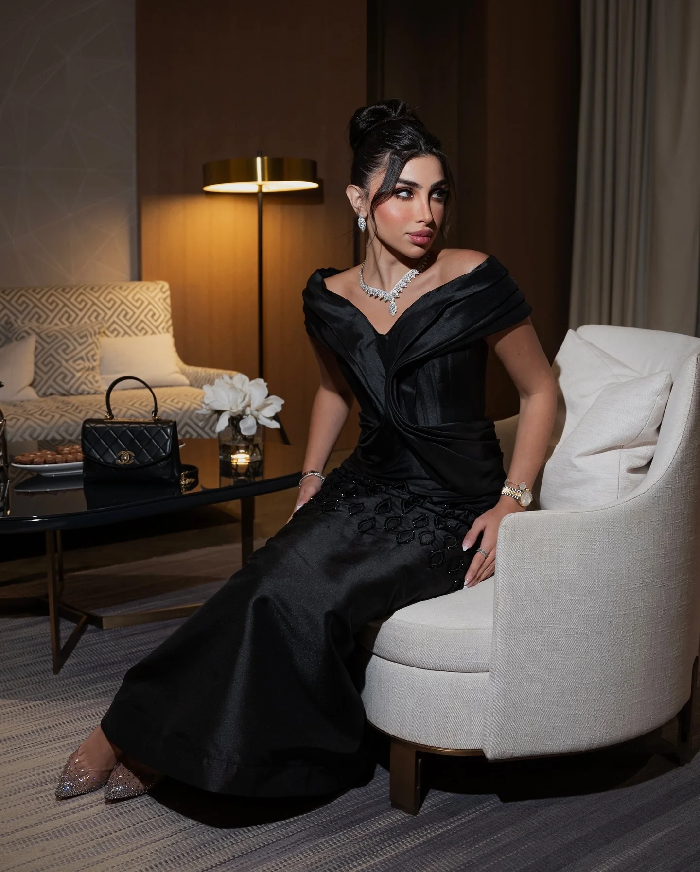 2025 Custom Made Sweetheart ซาตินปิดไหล่คนดังชุดโมเดิร์นแขนกุดตรงชุดราตรียาว