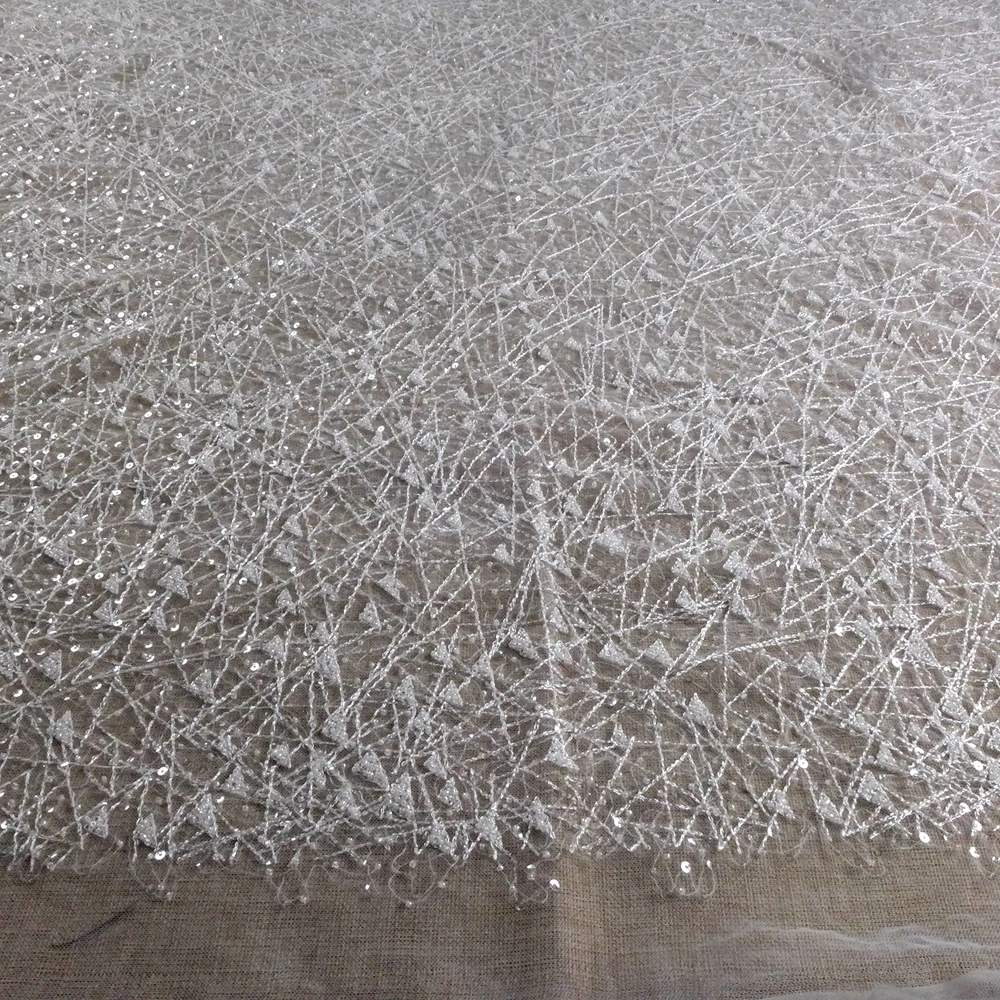 قماش دانتيل مطرز باللون الأبيض الفاتح من HelluyerDc، تطريز بسيط لنسيج فستان الزفاف والحفلات الراقصة بواسطة الفناء، يمكن استخدامه كبطانة