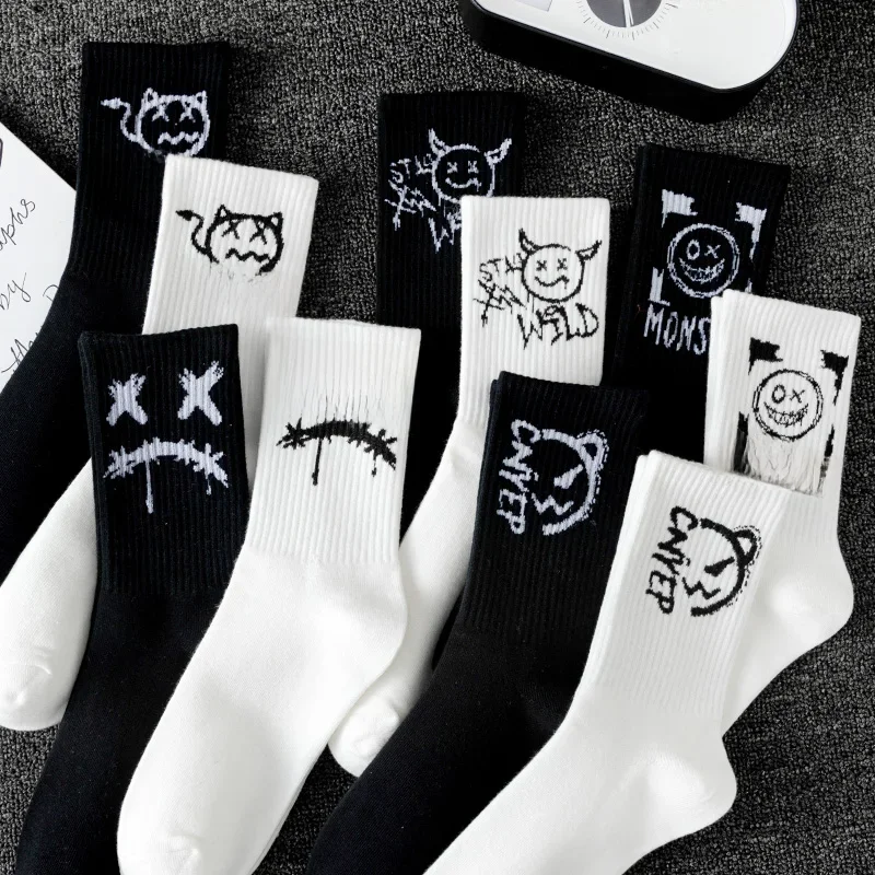 10 Paar Herren-Sportsocken, lässig, atmungsaktiv und vielseitig. Personalisierte Socken mit Ghost-Gesicht-Graffiti
