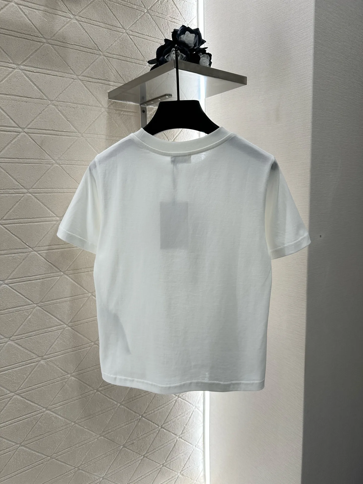 

2025 New T-shirt Solid Short-sleeved O-neck Fashionable Versatile Slimming Figure-hugging Spring Summer
