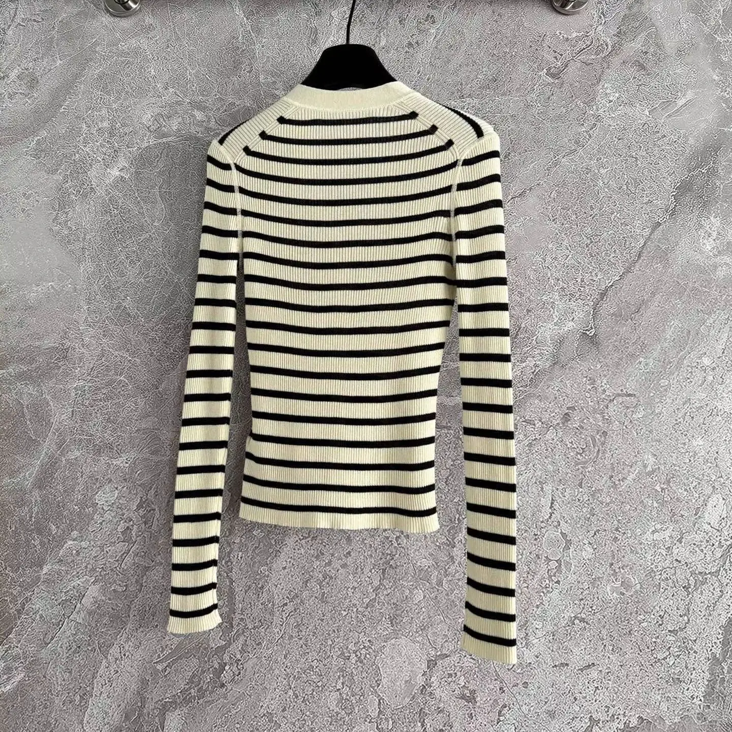

2025 Autumn and Winter New Striped Knitted Cardigan Linen Silk Blended Stretch Knitted Fabric Silver Pearl Buttons