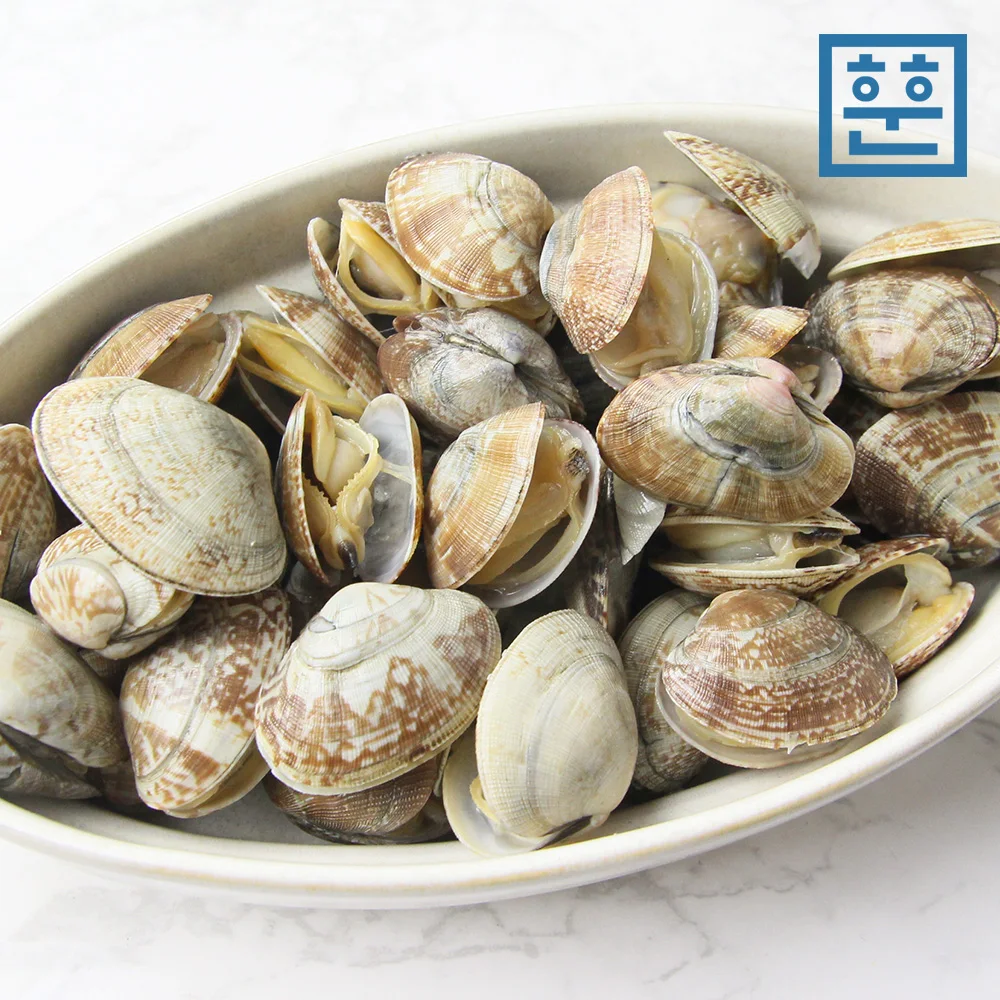 cooked clams with impurities removed