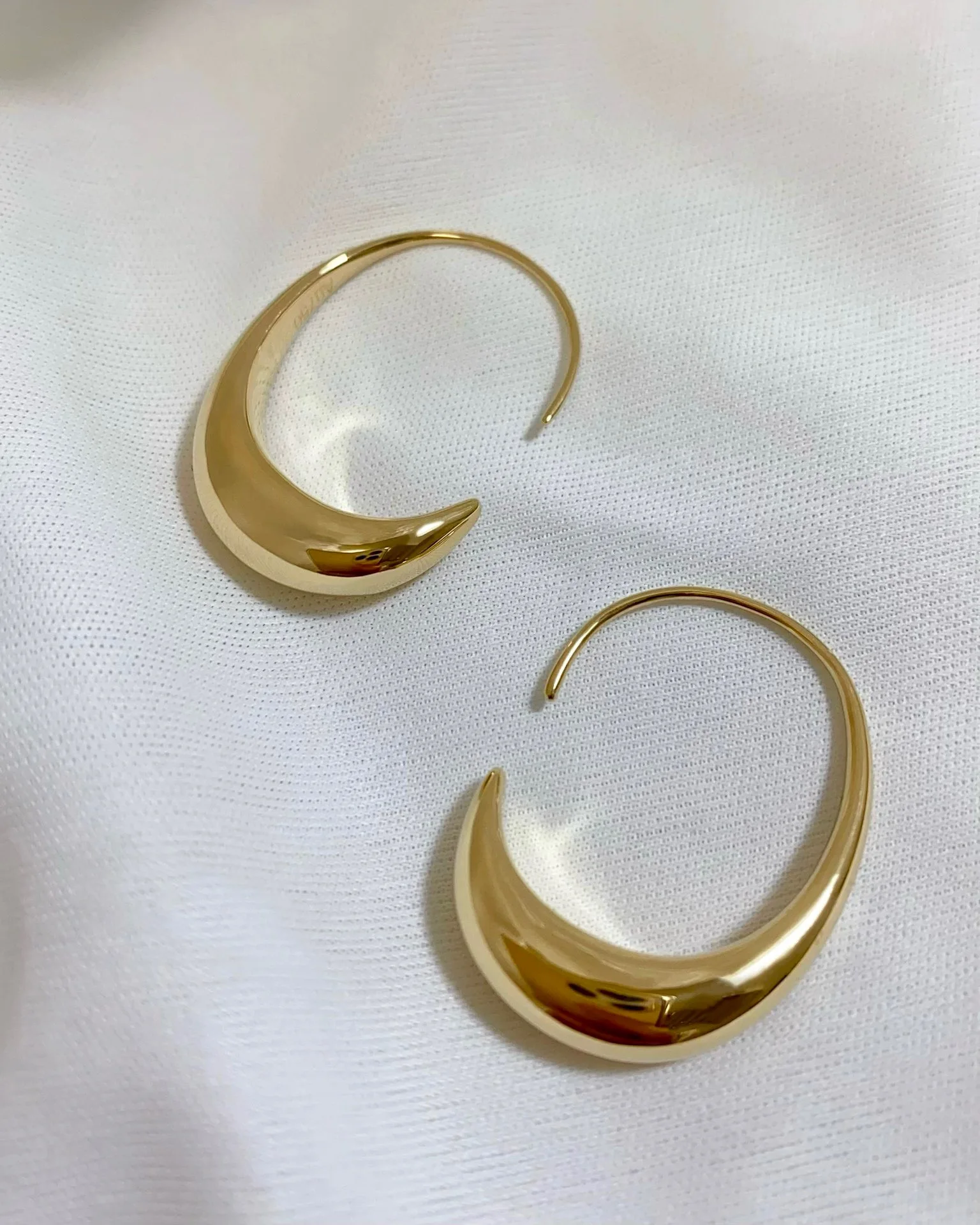 MADALENA SARARA 18K Yellow Gold Type C Style Simple Women Earrings 26X20mm