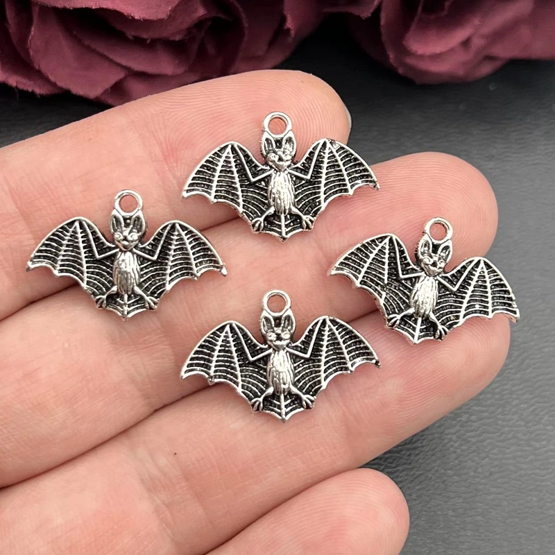 8pcs Creepy Realistic Vampire Bat Charm Cute Bat Charms for Jewelry Making DIY Bracelets Necklaces Crafts Accessory