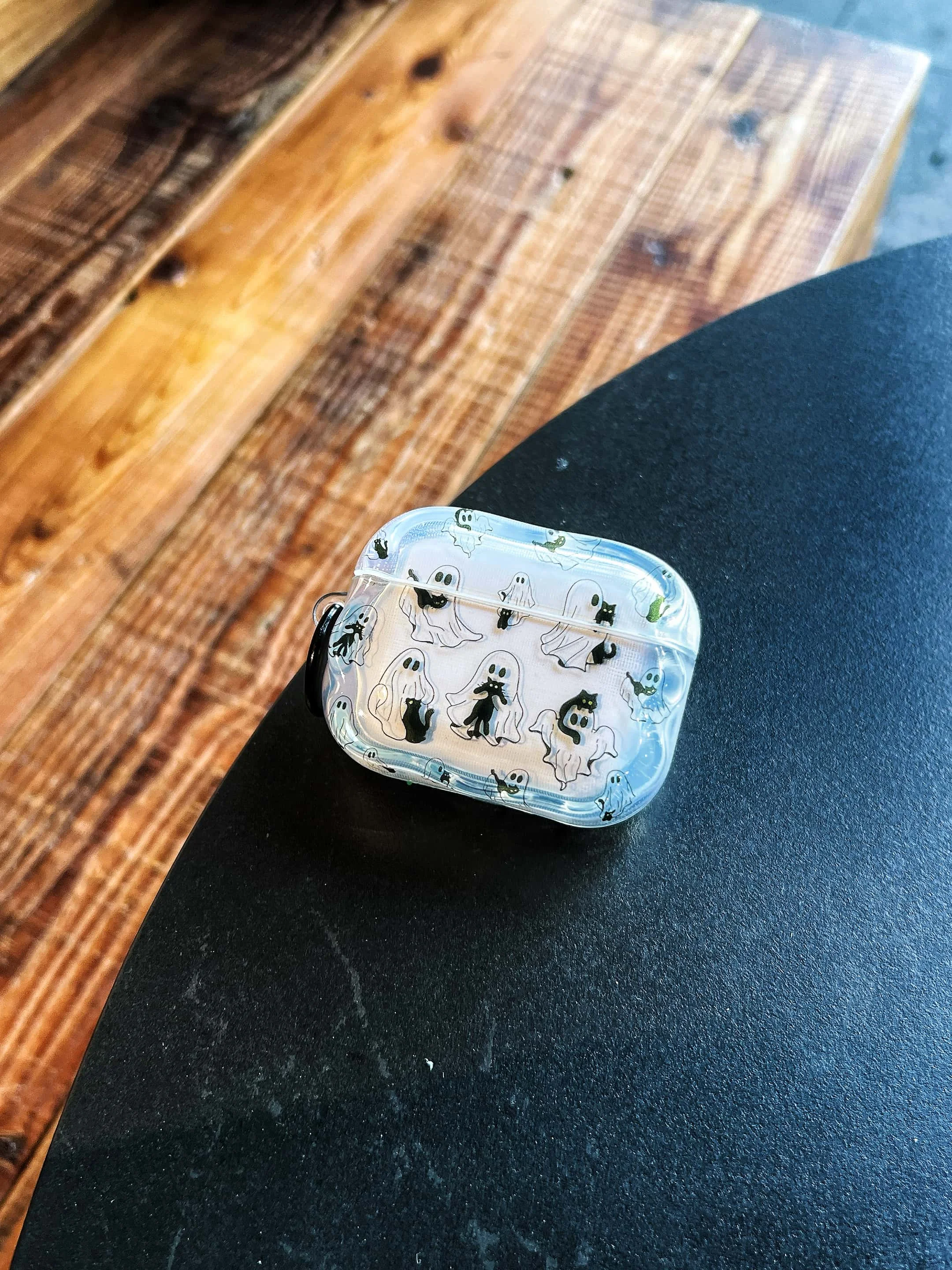 

Creative Cat Ghost Healing Interactive Headphone Protective Case for AirPods 4/3/2 Pro/2/4, Simple Shockproof Protective Case