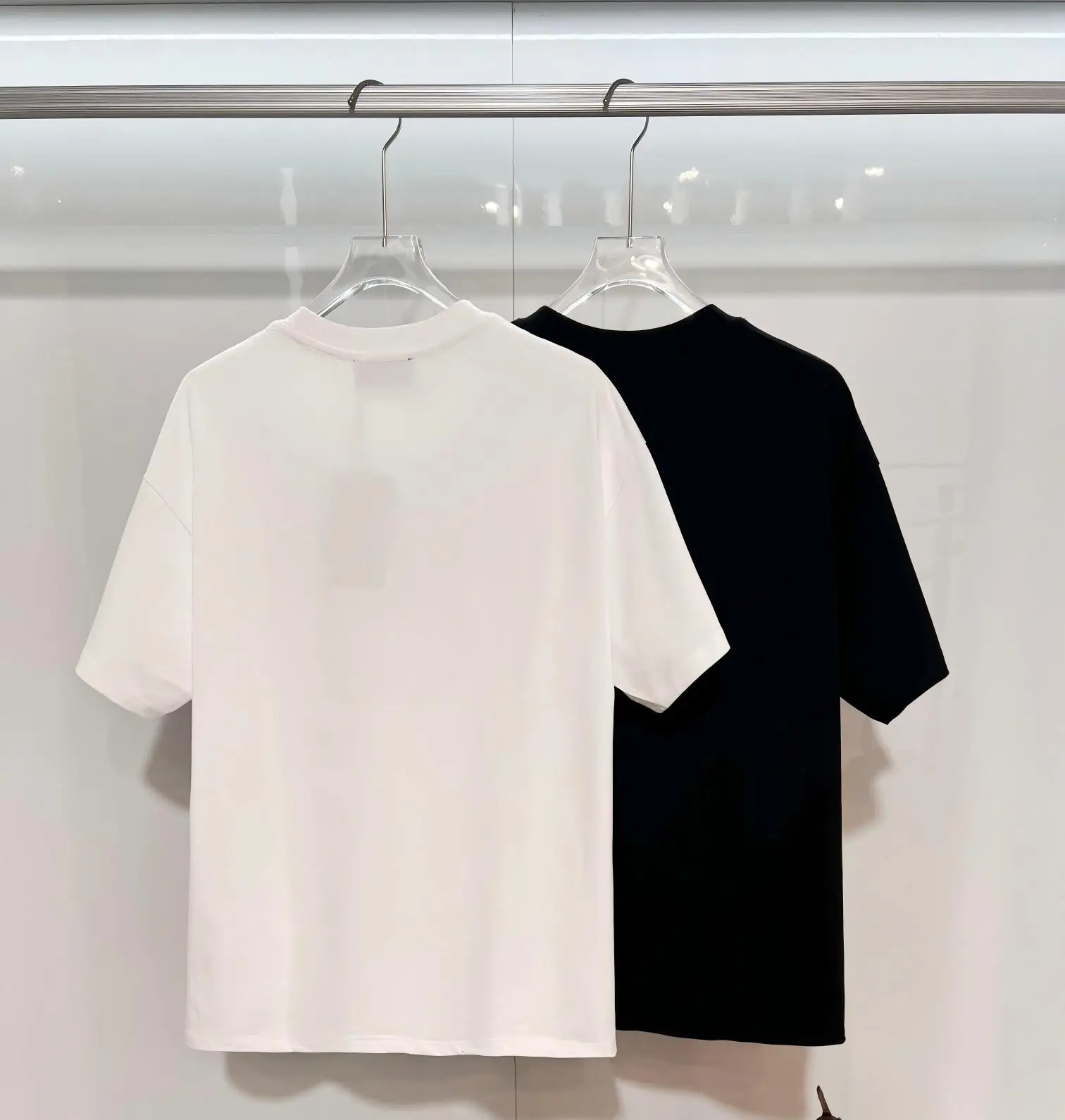 

Новинка 2026, ранняя весна, высококачественная футболка с круглым вырезом и короткими рукавами, тот же топ для пары