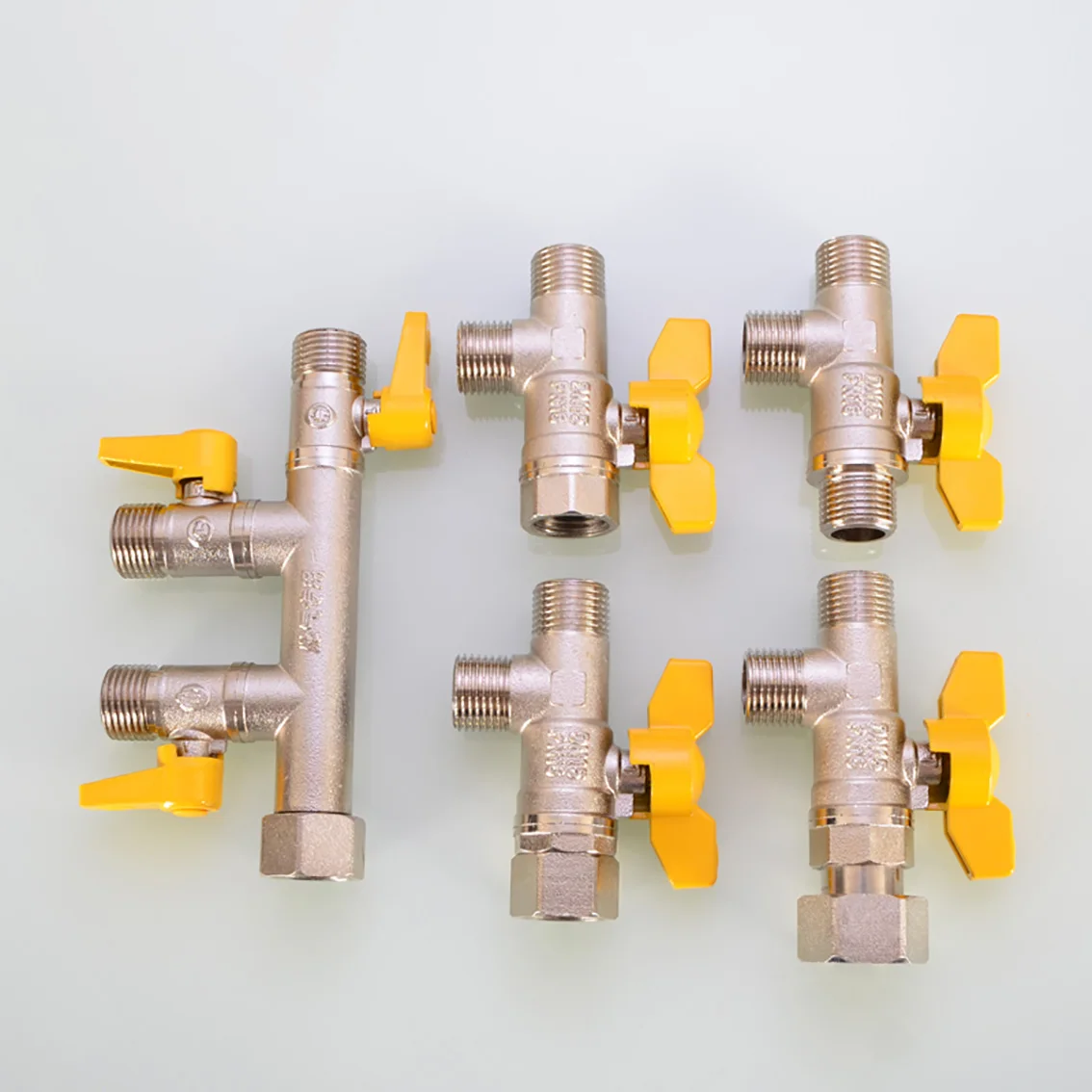 

Copper 1/2" 3/4" BSP Male Thread 3-Way Gas Ball Valve Converters With Switch Pipe Fittings Connectors Water Hose Joint Adapter