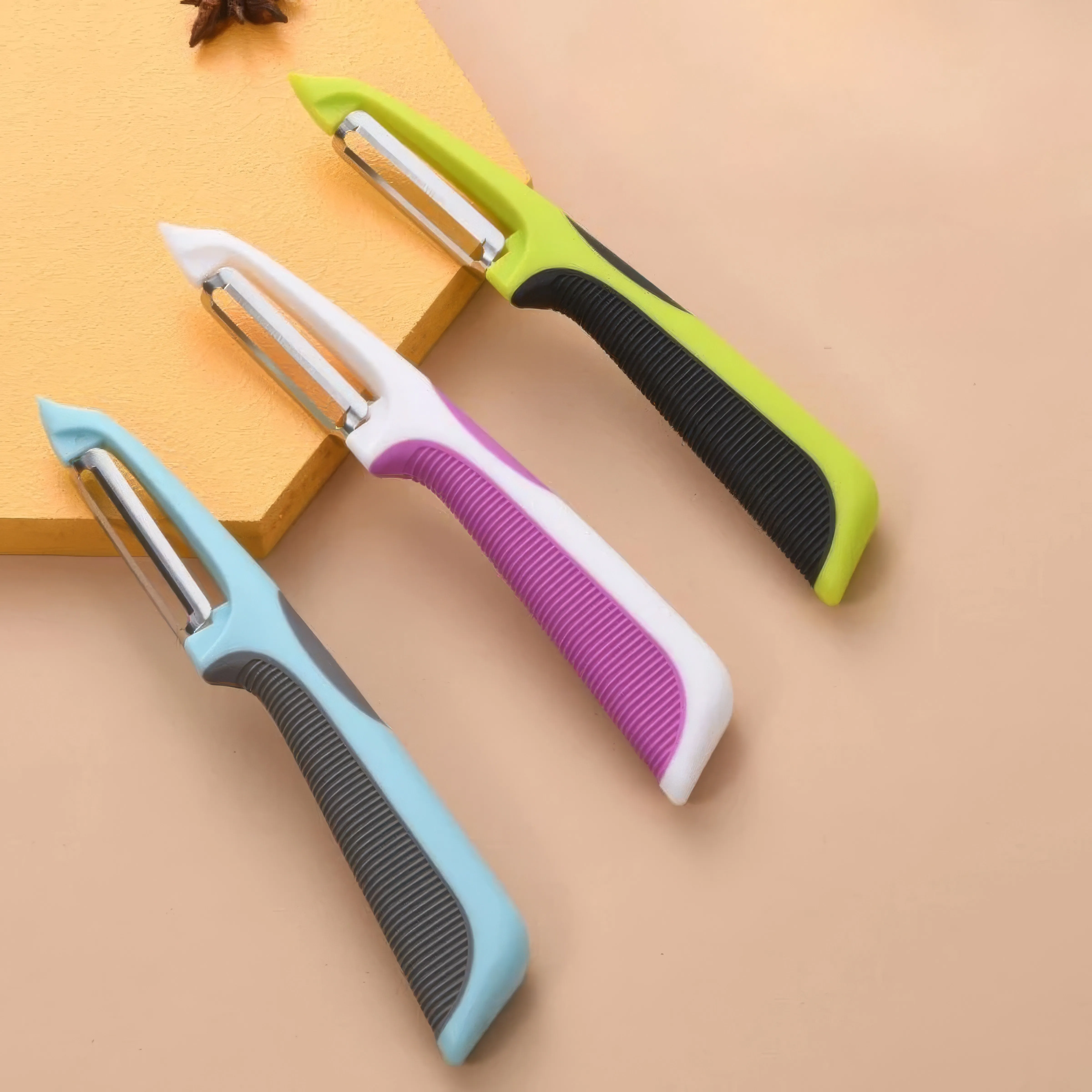 1 مقشرة خضراء، شفرة تقشير حادة، قابلة لإعادة الاستخدام، مناسبة للمنزل، الطعام، مقشرة البطاطس، أداة المطبخ الصغيرة