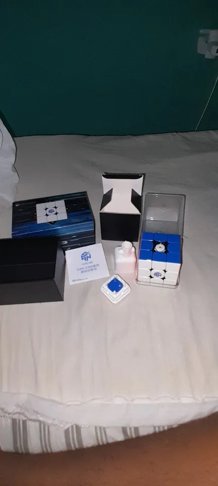 Customer photo for MagLev Sprint Magnetic Speed Cube – GAN V100 MagLev UV — Gearfinch