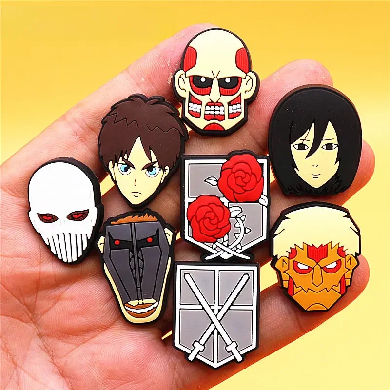 Breloques de chaussures en PVC Attack on Titan, ailes de roses de garde, accessoires de construction de chaussures, épée de croisade, décorations japonaises