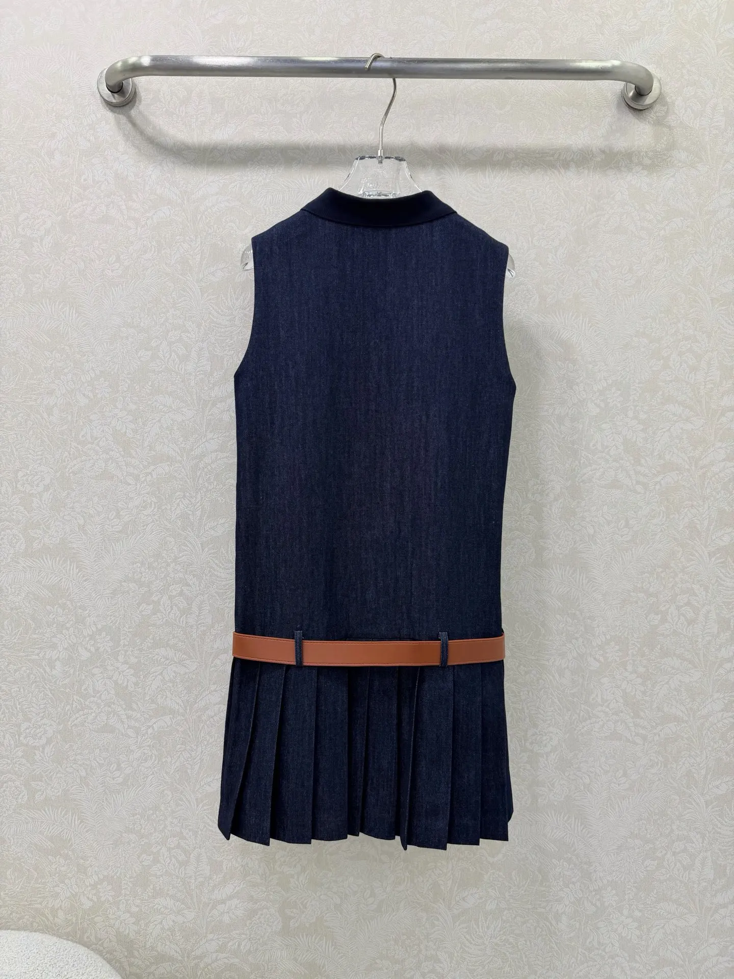

2026 Early Spring Designer Dress Ruffled sleeves with Belt velvet Mid-Length A-line Button Slimming Half-Sleeved