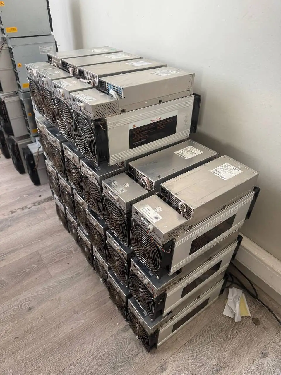 

M60S Whatminer M60s 170-186T Crypto Miner Microbt Low Consumption M60 Series Asic Miner Usb BTC Mining Machine Bitcoin Miner