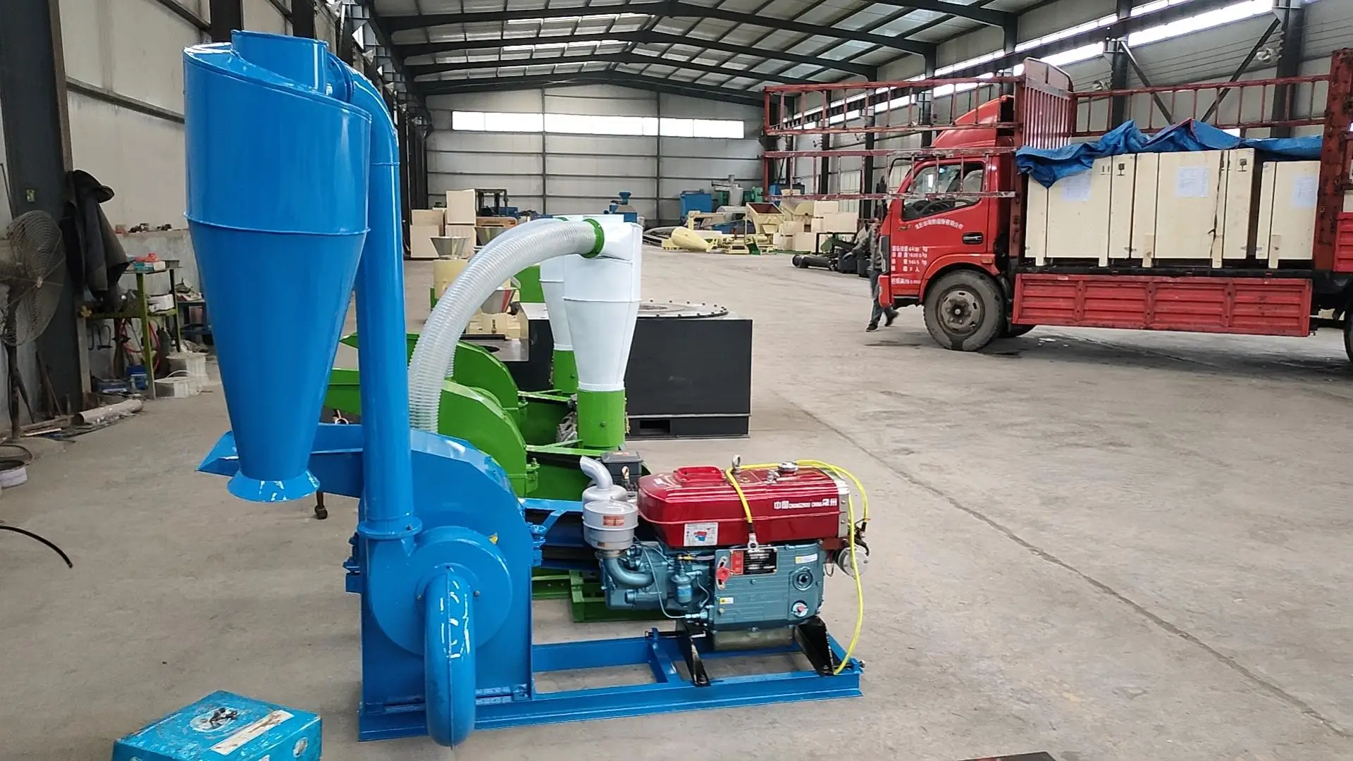 

Portable Diesel Wood Sawdust Machine Wholesale Price Forestry Machinery Hammer Mill Chipper for Mushroom Cultivation Substrate