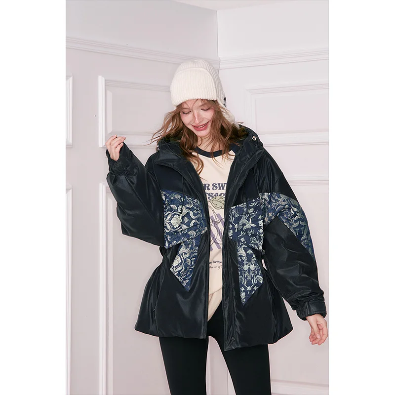 ELFSACK Elegante, schicke, neue, orientalische, traditionelle Blumendruck-Daunenjacke mit 3D-Schleifenverzierung für Damen