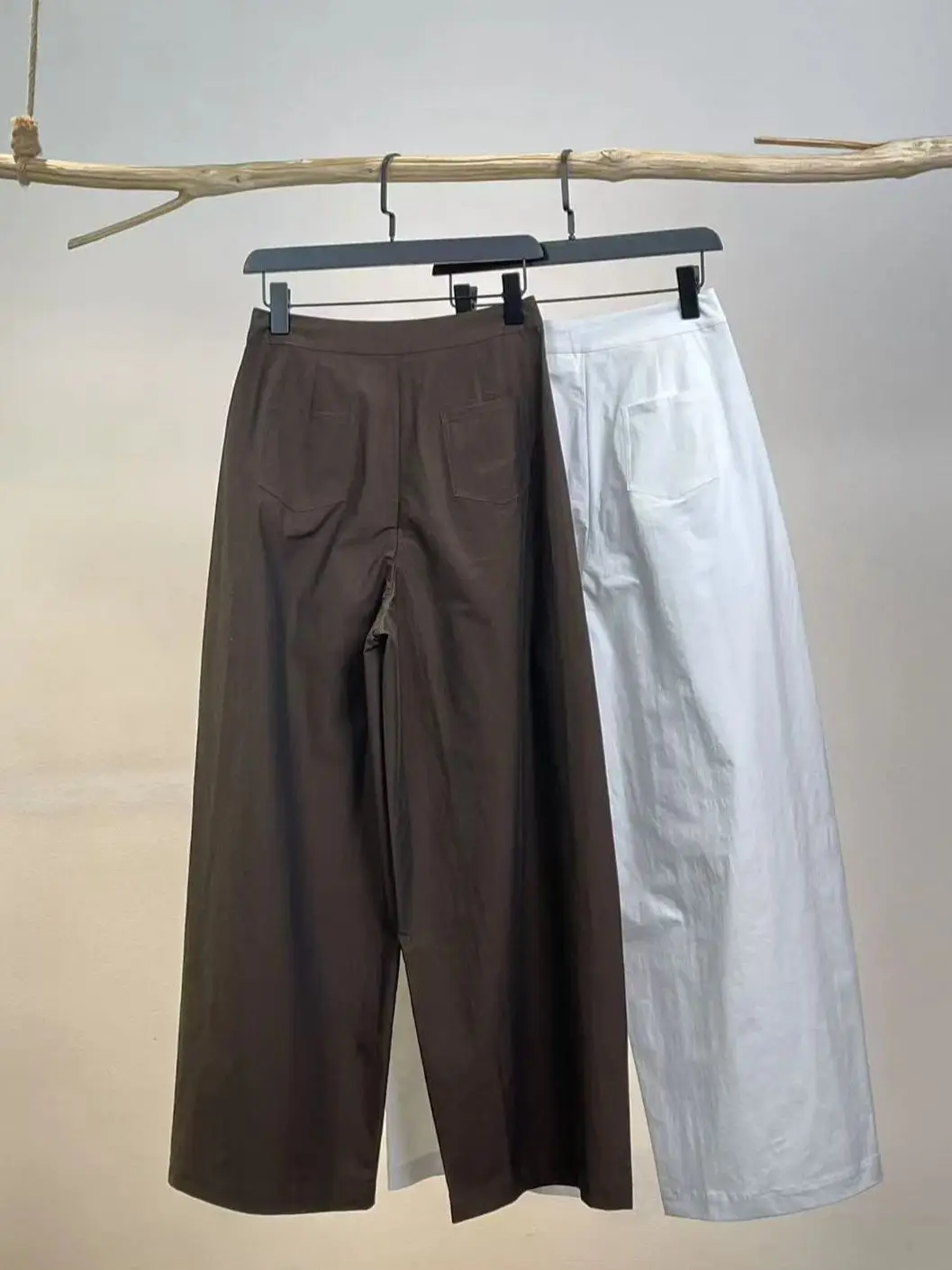 กางเกงขายาวทรงบานผ้าฝ้ายแบบมินิมอล