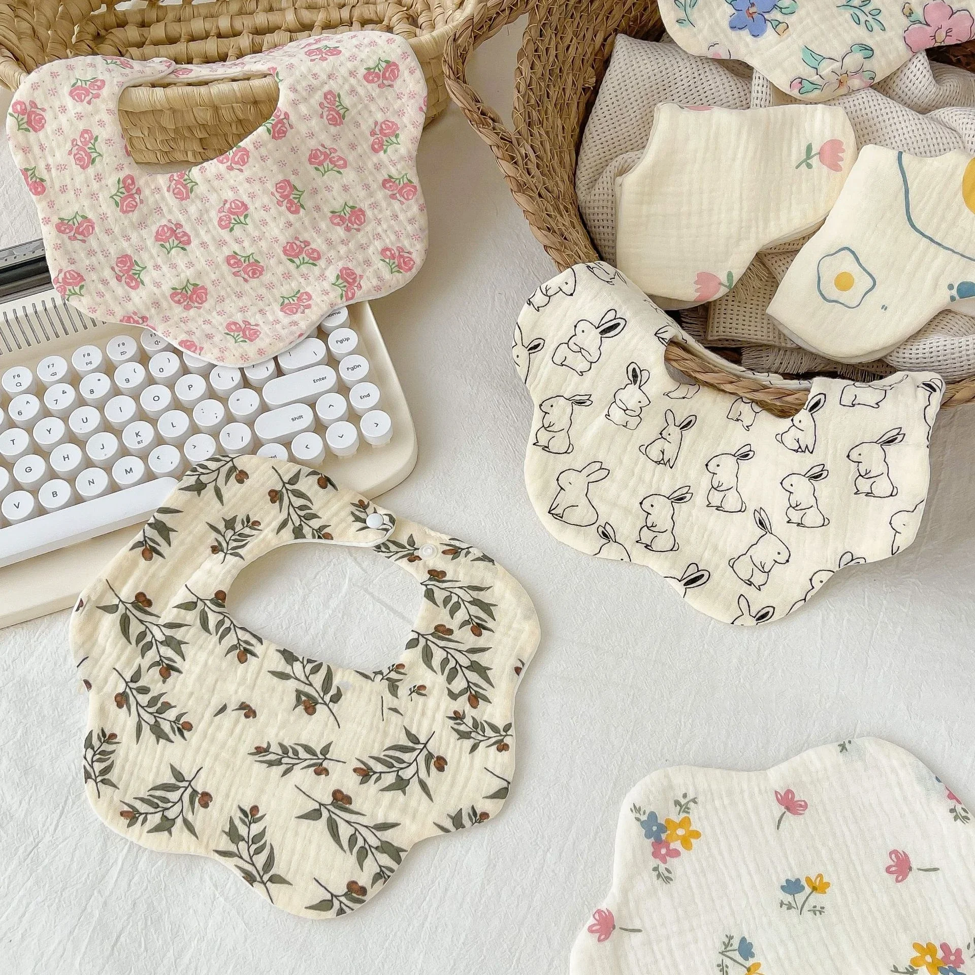 Bavoirs en gaze de coton imprimé pour bébé, nouvelle vague, serviette absorbante pour salive, tissus pour nouveau-né, écharpe Bandana pour garçons et filles, bavoir d'alimentation pour bave