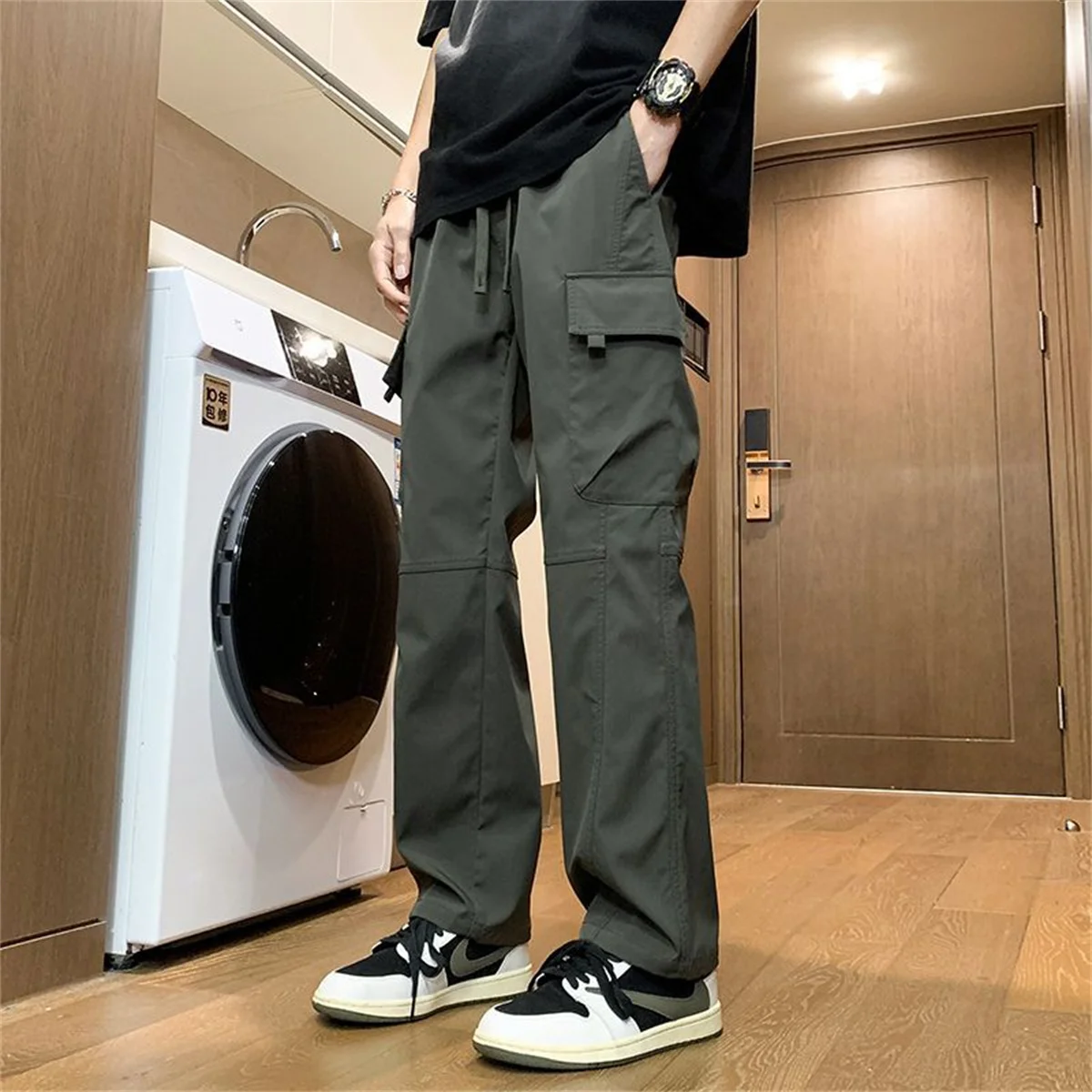 Sommer-Cargohose für Herren, gerader Schnitt, mit vielen Taschen, für Arbeit und Freizeit, lässige Jogginghose, modisch, im High-Street-Stil, für Outdoor-Aktivitäten, atmungsaktiv, locker geschnitten. – Detail 6