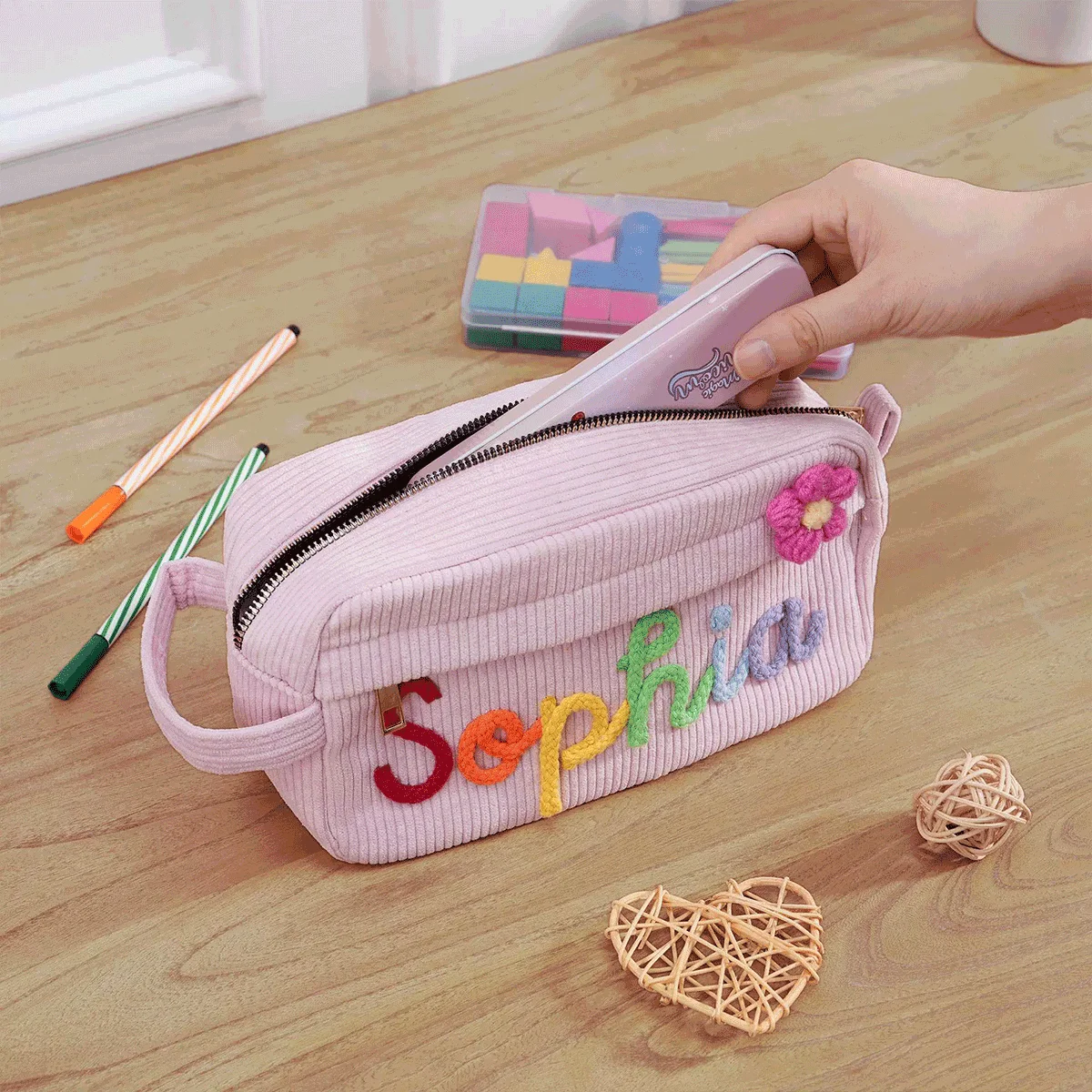 1 Stück personalisierte Kosmetiktasche aus Cord – personalisierter Namensbeutel | Stilvolle, Schlichte, Mini und Tragbare Handliche Aufbewahrungstasche – Detail 10