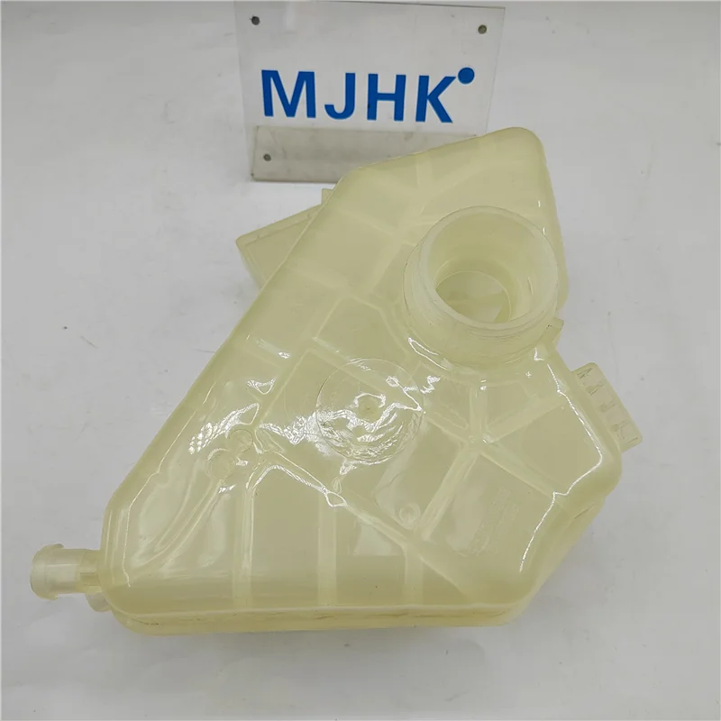 

MJHK 1513111 BE8Z8A080A Engine Coolant Expansion Reservoir Water Radiator Tank 8V218K218AB Fit For Fiesta Ecosport