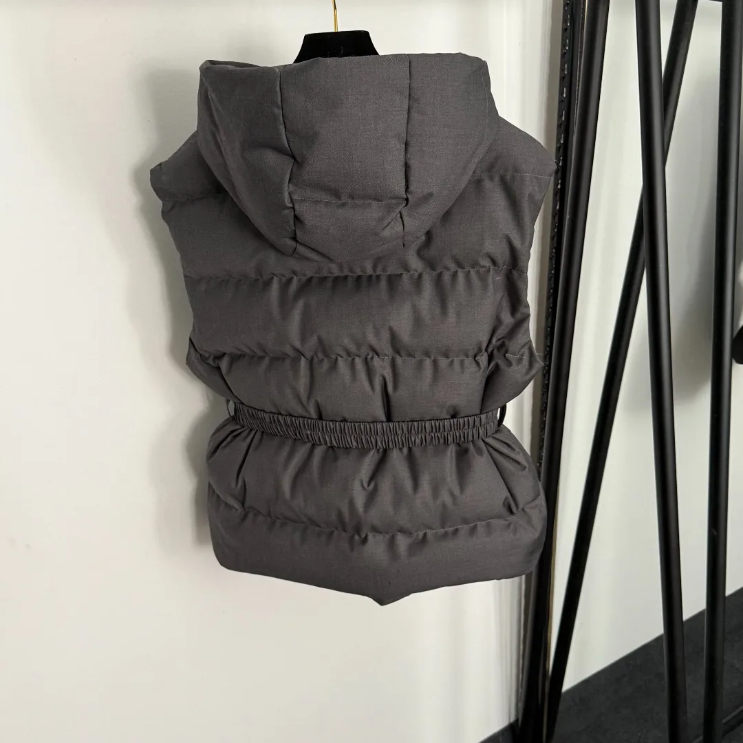 

High quality spring and summer women's safety buckle belt, waist cinched sleeveless hooded cotton jacket, vest jacket SU118