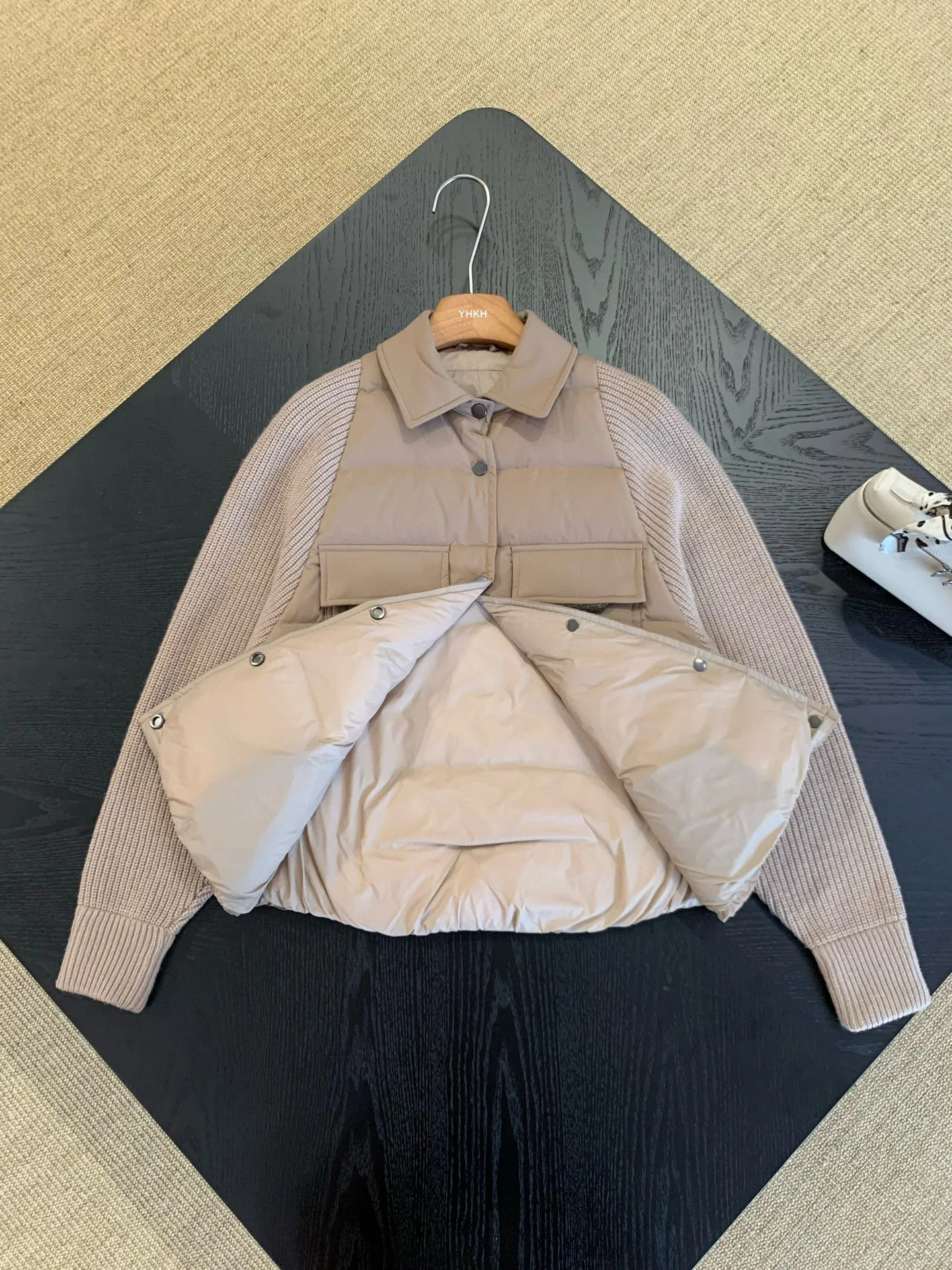 Jaqueta feminina de retalhos de penas de ganso de malha de alta qualidade de cor sólida