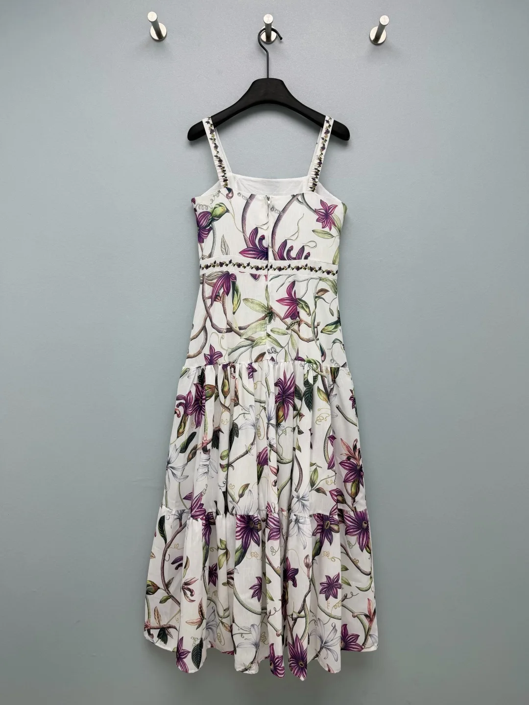 

2026 Women's Summer New Botanical Print Spaghetti Strap Maxi Dress Vacation Style Waist-Cinching Tiered Dress ZX166