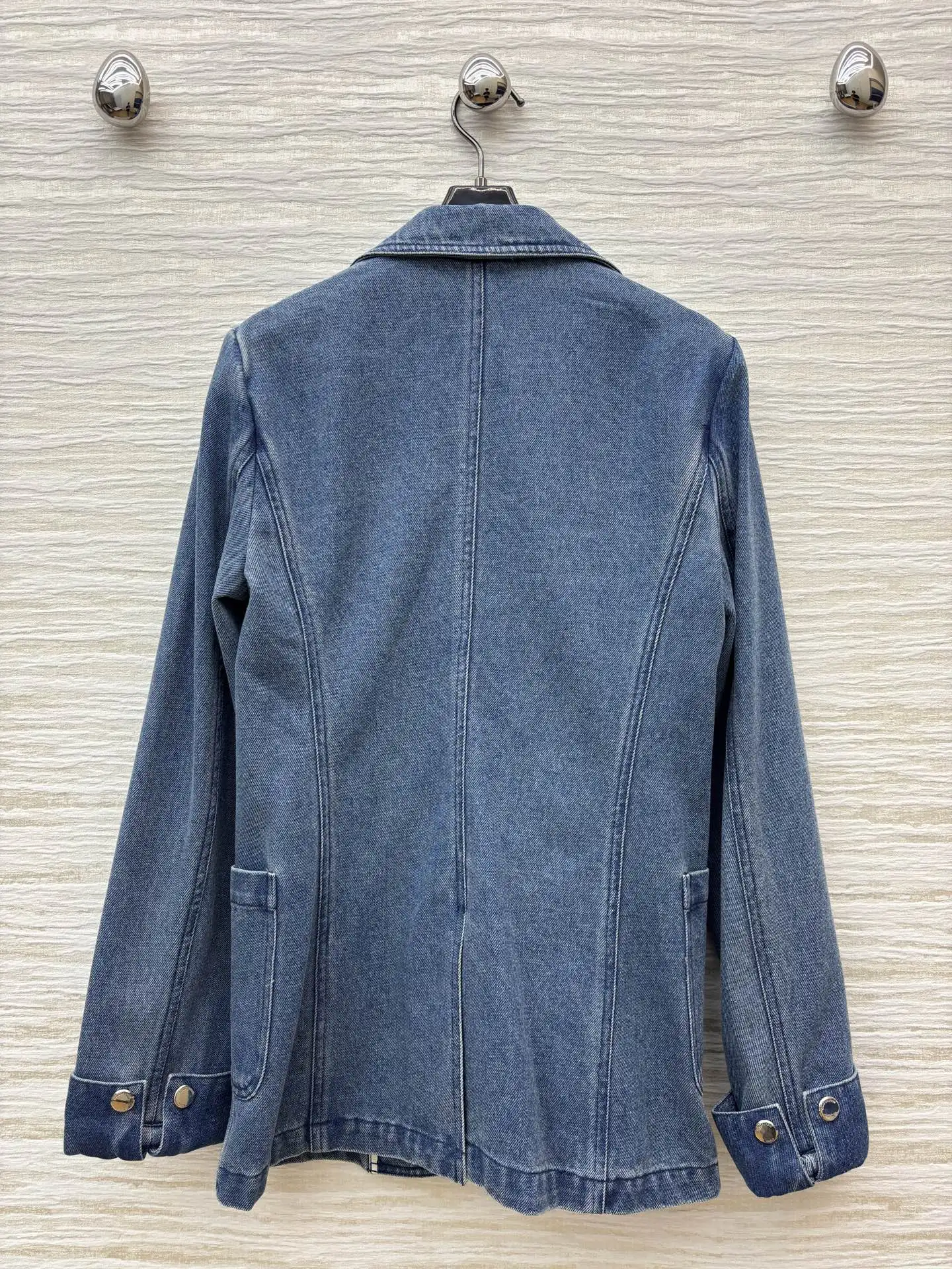 

Ранняя осень 2025 года, новый стиль, джинсовая куртка для женщин 5D22