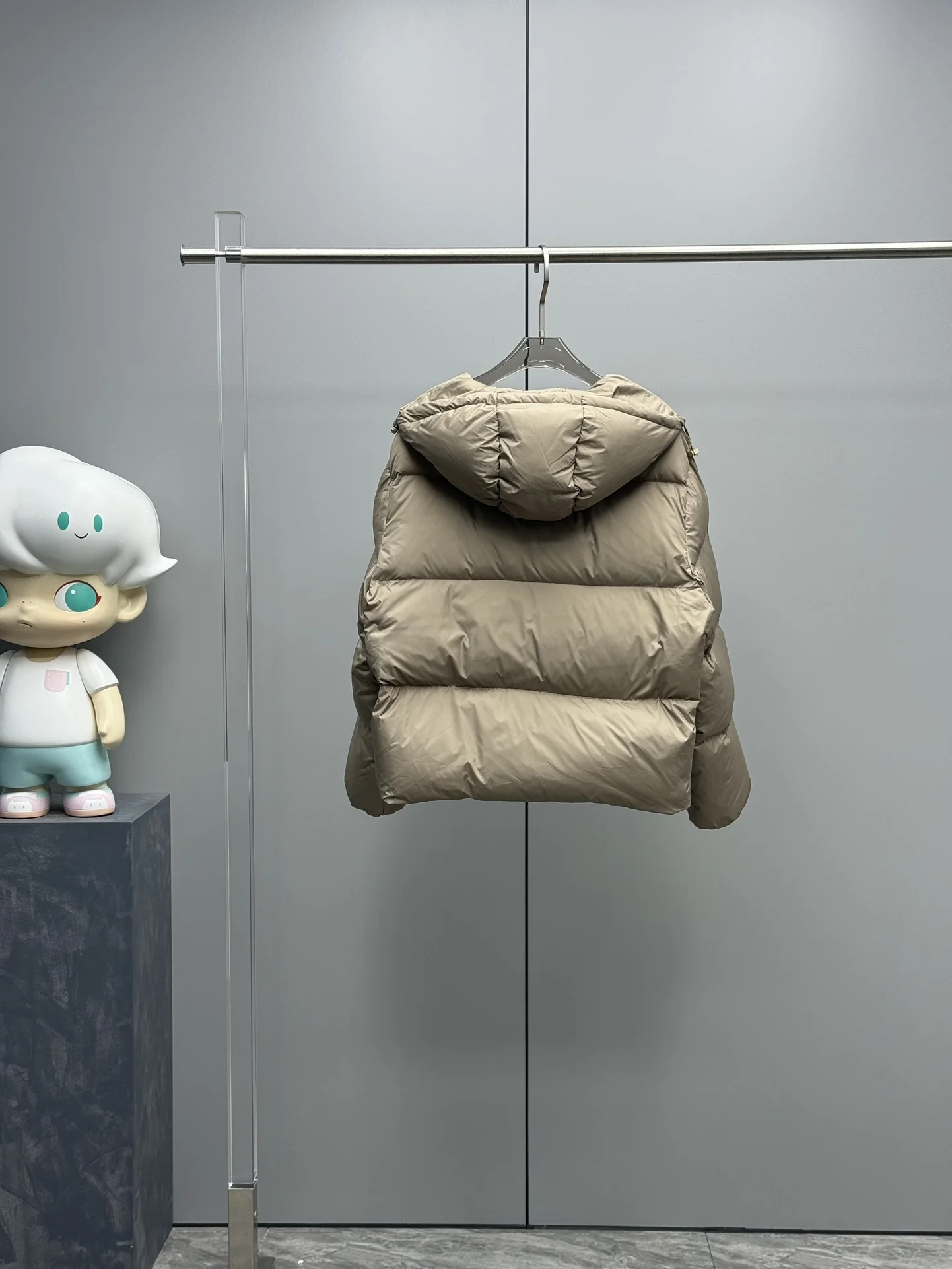 Chaqueta corta de plumón informal con capucha para mujer de gama alta 152