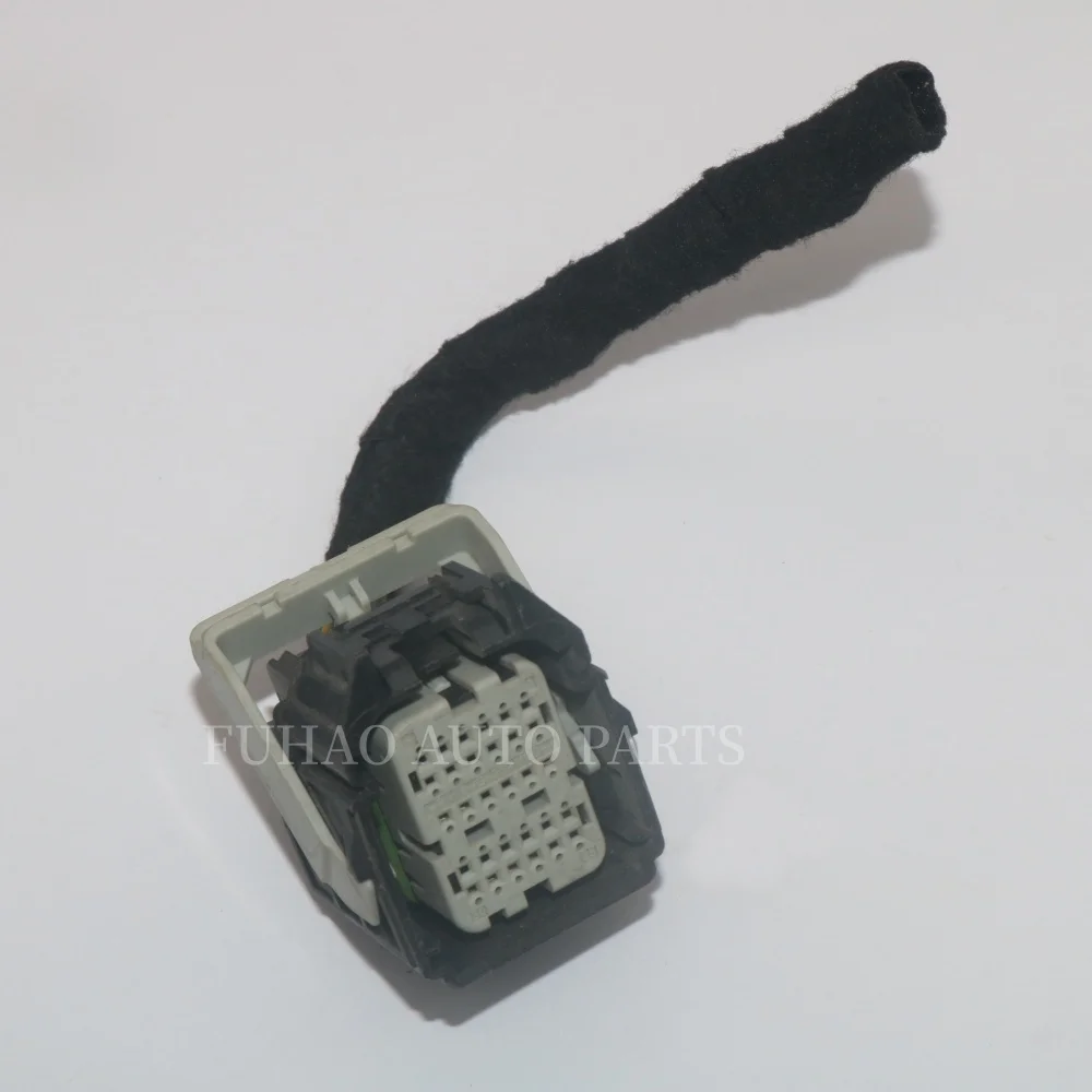 CU5T-14A646-KAA 7-P…