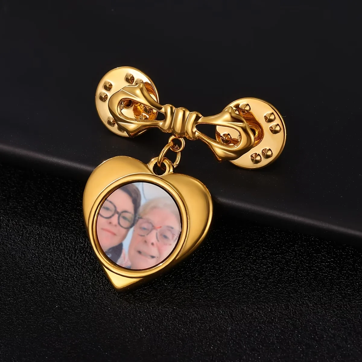 

Custom Photo Brooch For Women Men Groom Wedding Gift Charm Heart Pictures Memorial Button Boutonniere Pin Stainless SteelJewelry