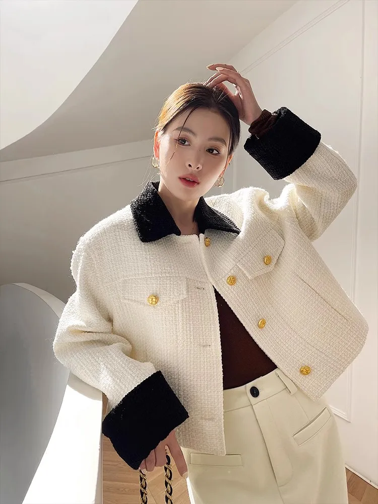 2023 Autumn New Fashion Style Long Sleeved Turn Neck Short Tweed Suit Coat Women\'s White Blazers