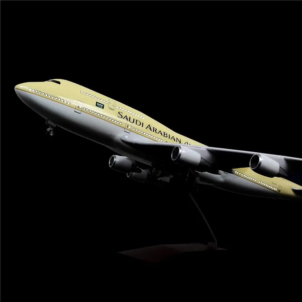 47cm Saudi Arabian Airlines Boeing B747 Plane Model Airplane Model Aircraft Resin Diecast 1:150 Scale with Light & Wh