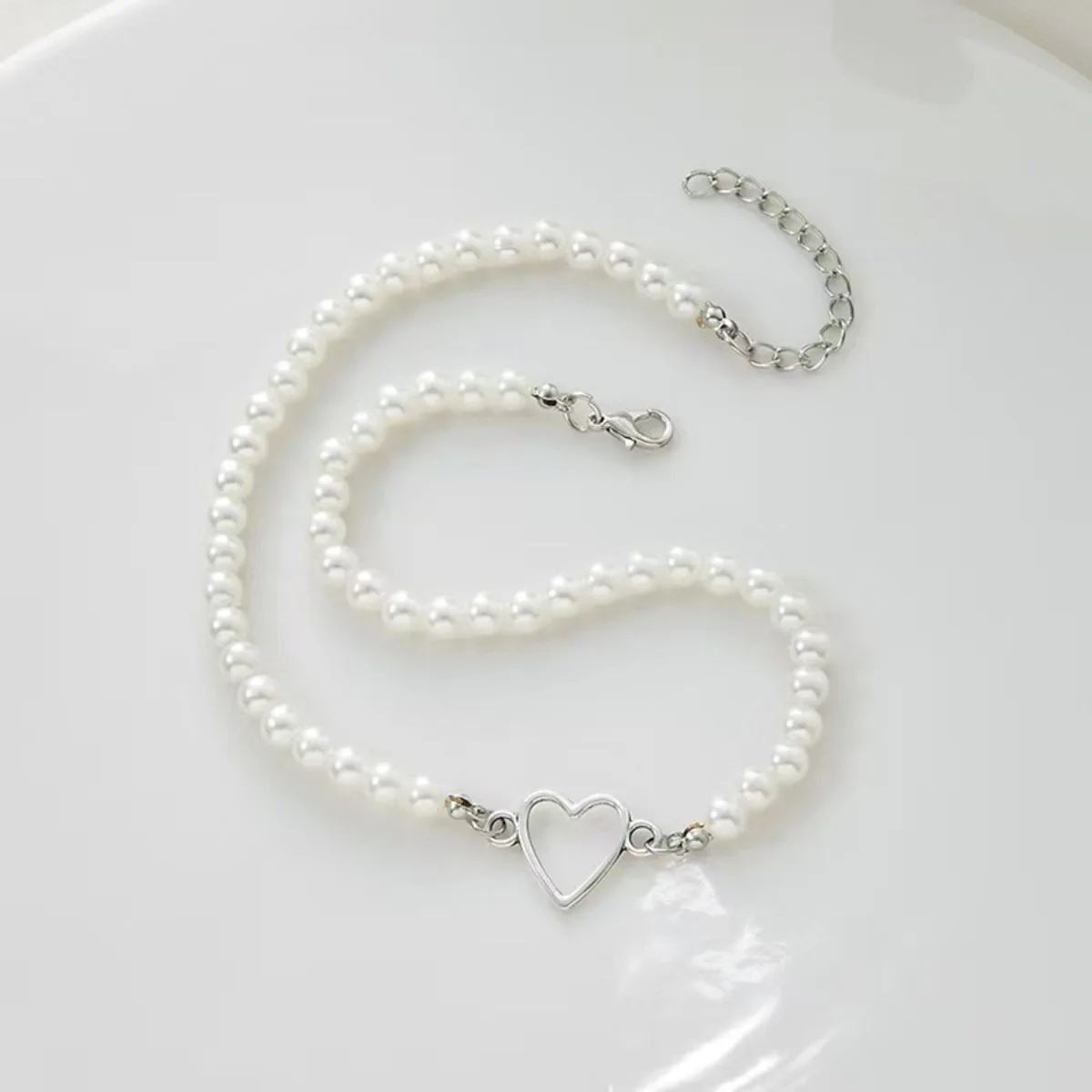 Imitation Pearl Trendy Love Heart Choker Necklace Female Personality Party Fashion Clavicle Collier Colar Perlas Collar Gift image 4