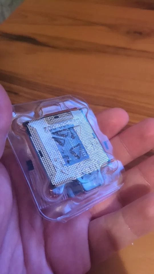 Intel Core i7 7700K 4.2GHz Quad-Core Eight-Thread 8M 91W CPU Processor LGA 1151 photo review