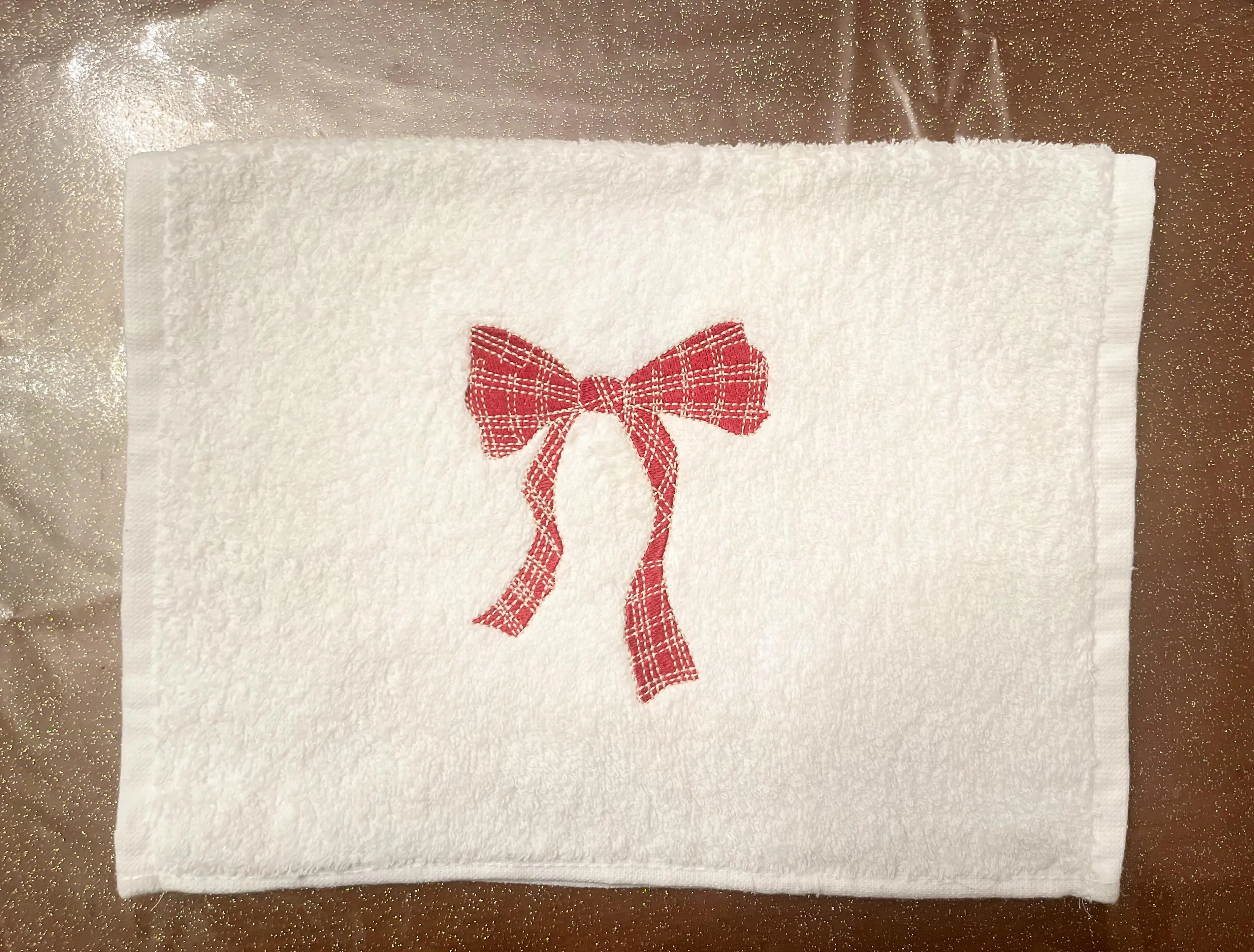 リボンデザインのキッチンタオルセット,刺繍入りコットンふきん,高吸収性,ピンクと赤,豪華,2個