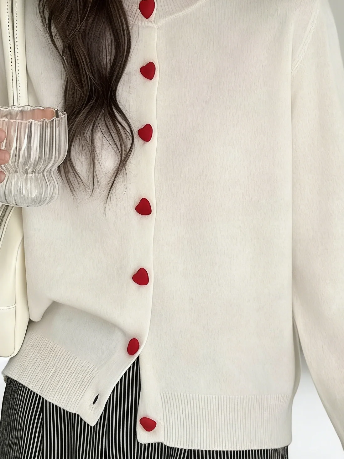 

Женский вязаный кардиган 2026 года, с круглым вырезом, однобортный, с пуговицами в форме сердца, повседневный однотонный вязаный топ