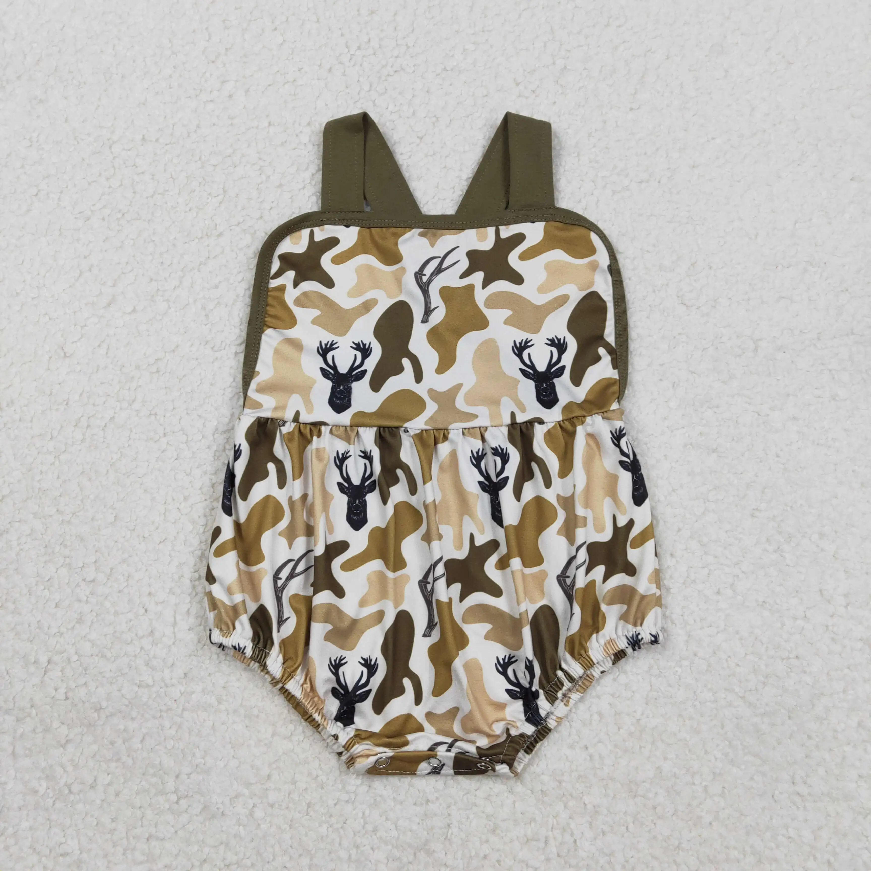 macacao-de-bebe-para-meninos-sr3865-com-bordado-de-cachorrinho-e-camuflagem-manga-curta