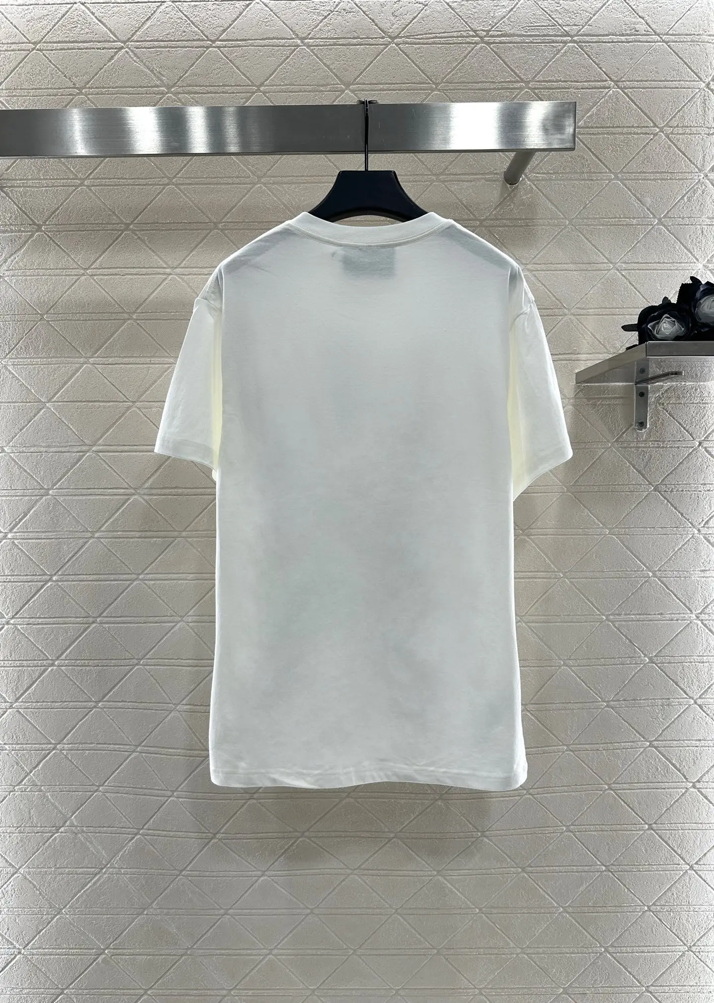 

2025 New T-shirt Short-sleeved cotton o-neck flowers prints Versatile Slimming Figure-hugging winter autumn