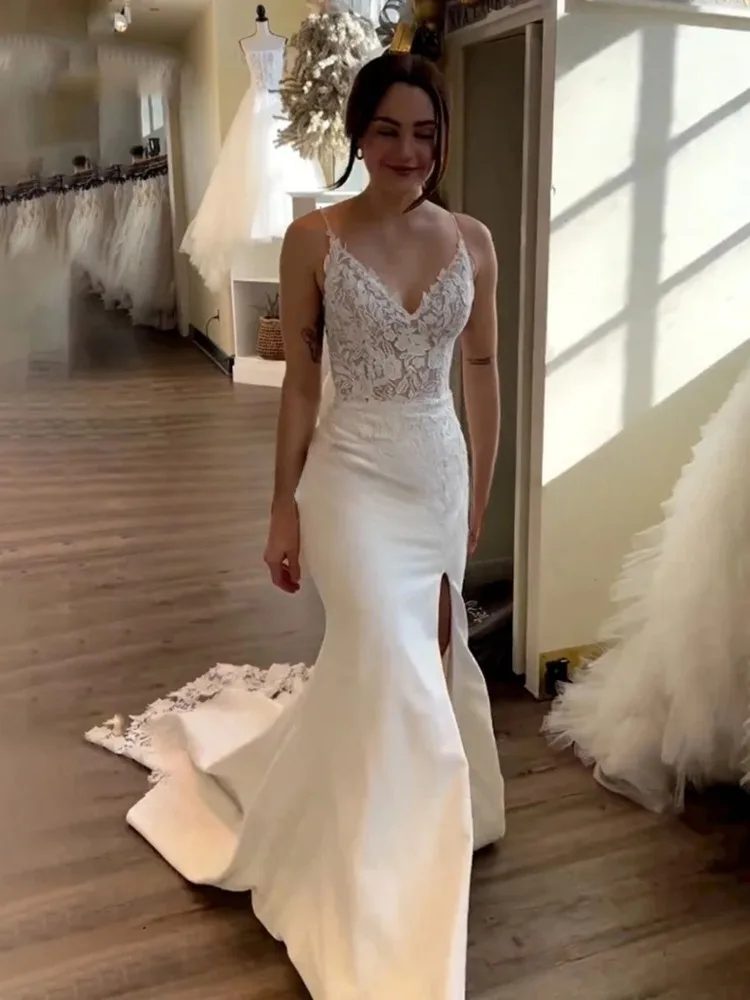 Boho Spaghetti Straps Mermaid Wedding Dresses with Split V-neck Lace Appliques Wedding Party Bridal Gown Beach Vestido De Novia