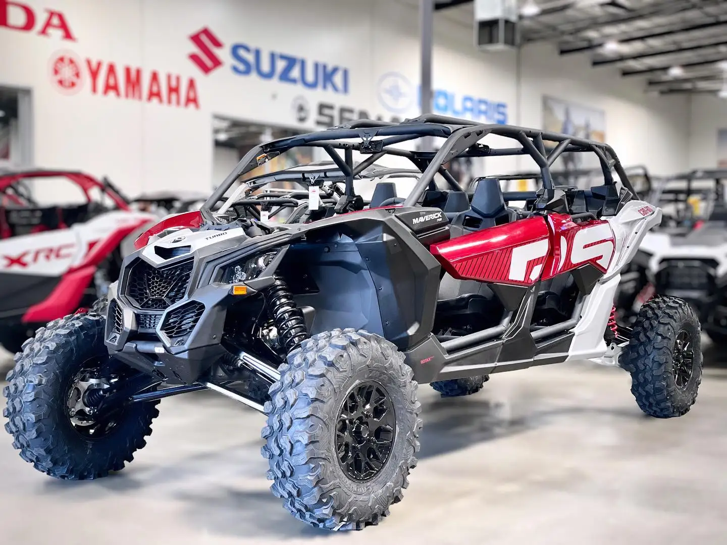 

Распродажа 2024, CanAm Maverick X3 Max RS Turbo (Огненный красный/гипер серебристый) 4-местный SXS UTV