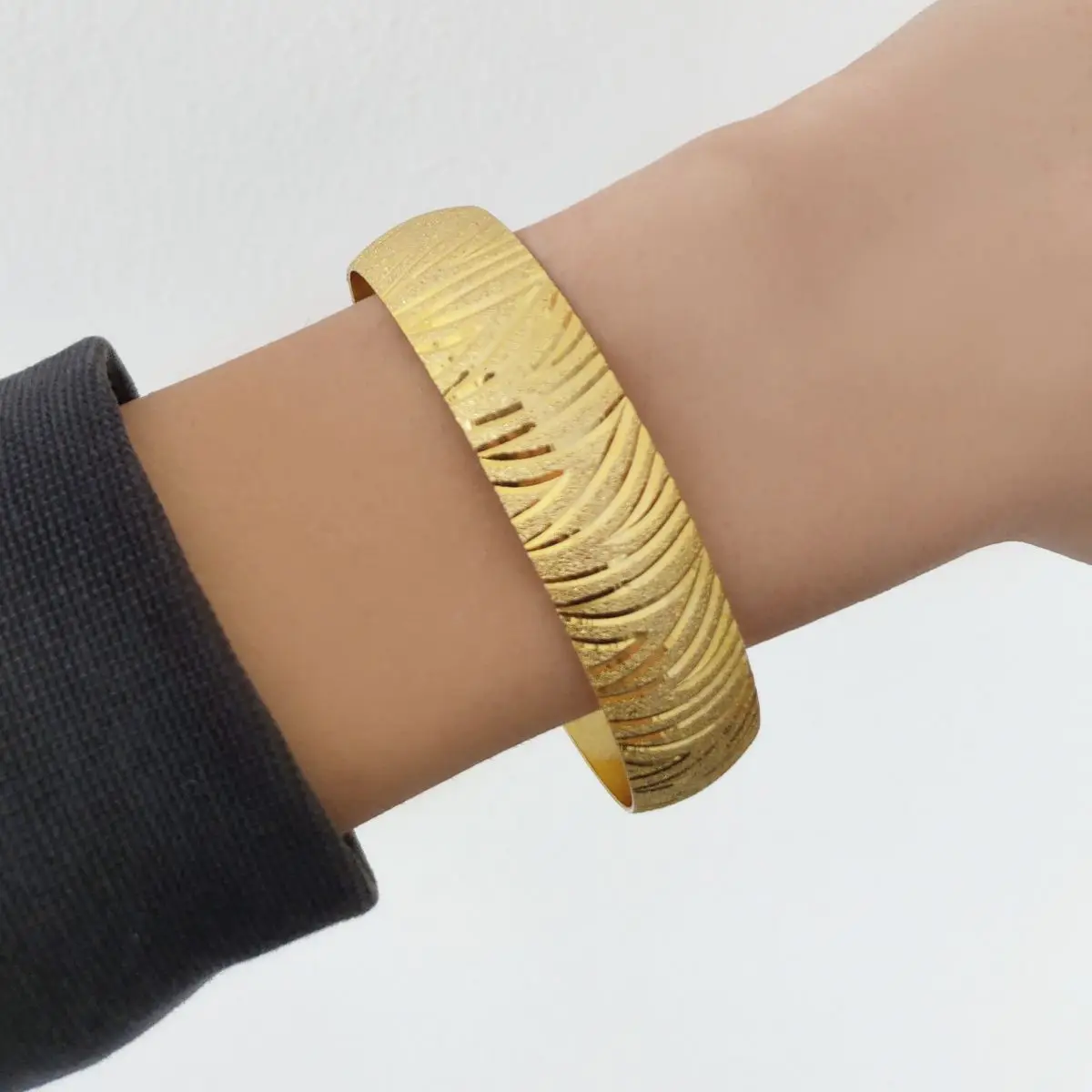 22กะรัต1.5ซม. สร้อยข้อมือทองคำชุบด้วยเท้าห่านกำไลหนา15มม. สุดหรูกำไลข้อมืออินเดียงานแต่งงานแอฟริกันชาวอาหรับเอธิโอเปีย