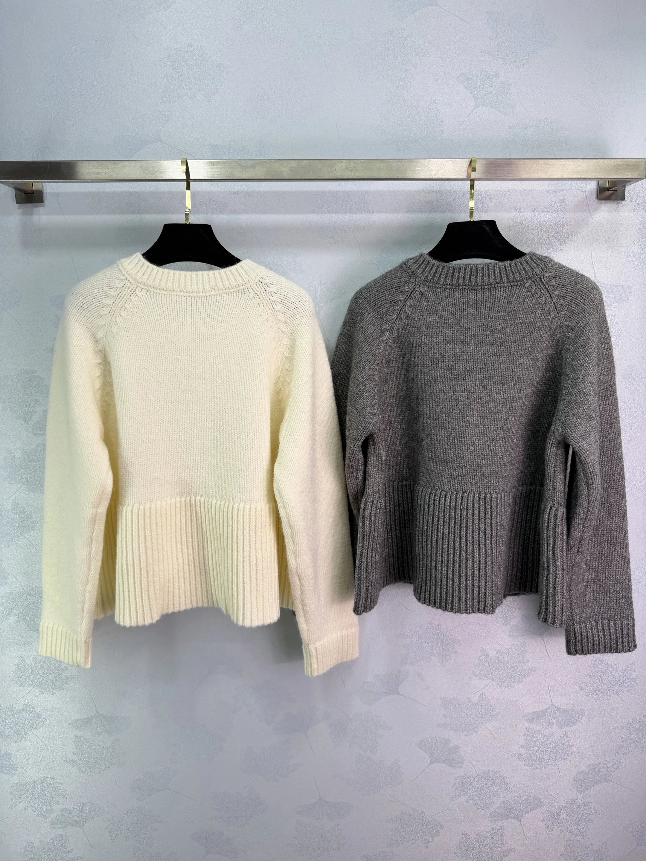 

25 autumn/winter new versatile fashionable pullover round neck long sleeved knitted loose temperament sweater