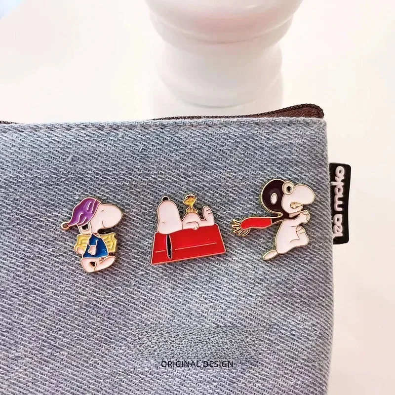 Kawaii snoopy Brosche Abzeichen Anime Emaille Revers Abzeichen Cartoon kreative Paar Tasche
