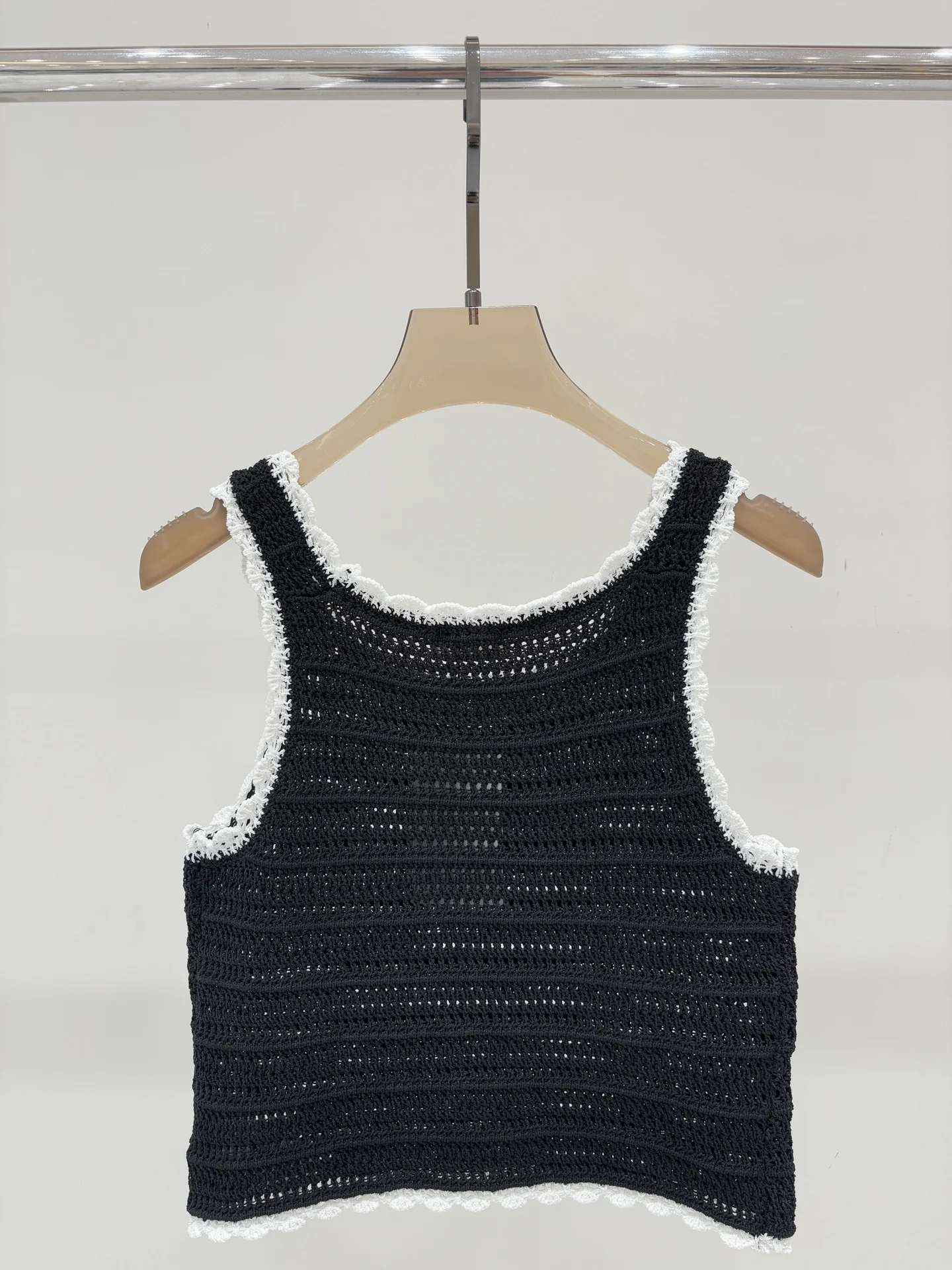 

Women's Casual Knitted Vest Round Neck Letter Embroidery Top For Spring/Autumn Fashionable Tank Camis